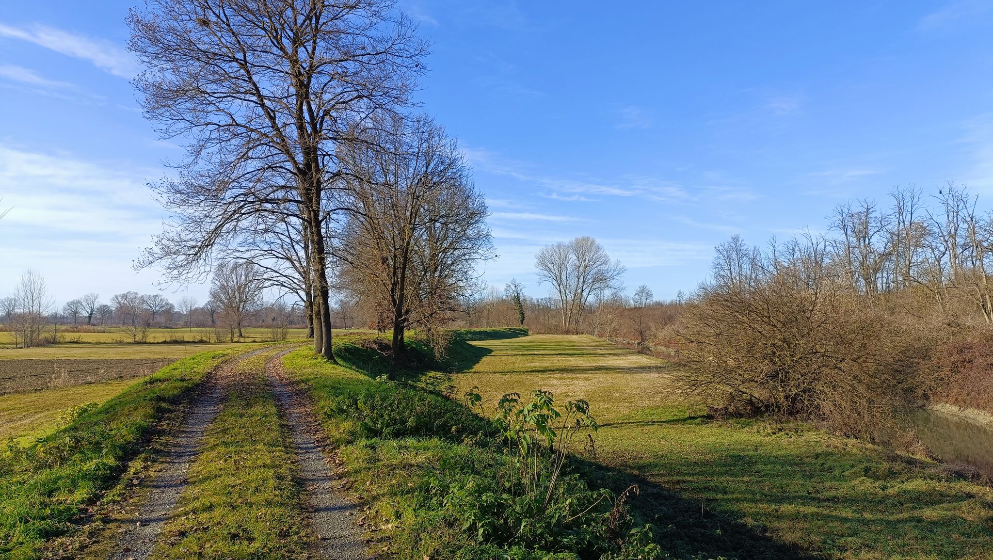 Passaggi lungo il canale Gandiolo