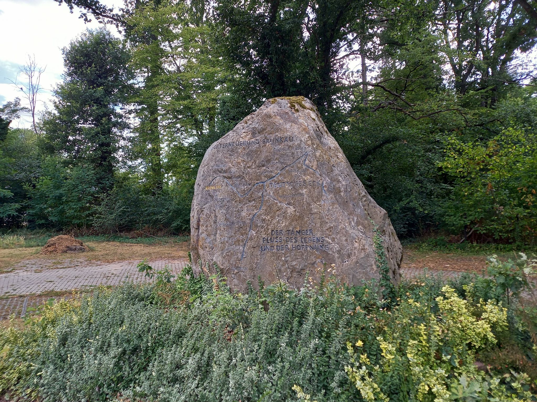 Stein in Brunkau (Der Tanger Fluss des Lebens ...)