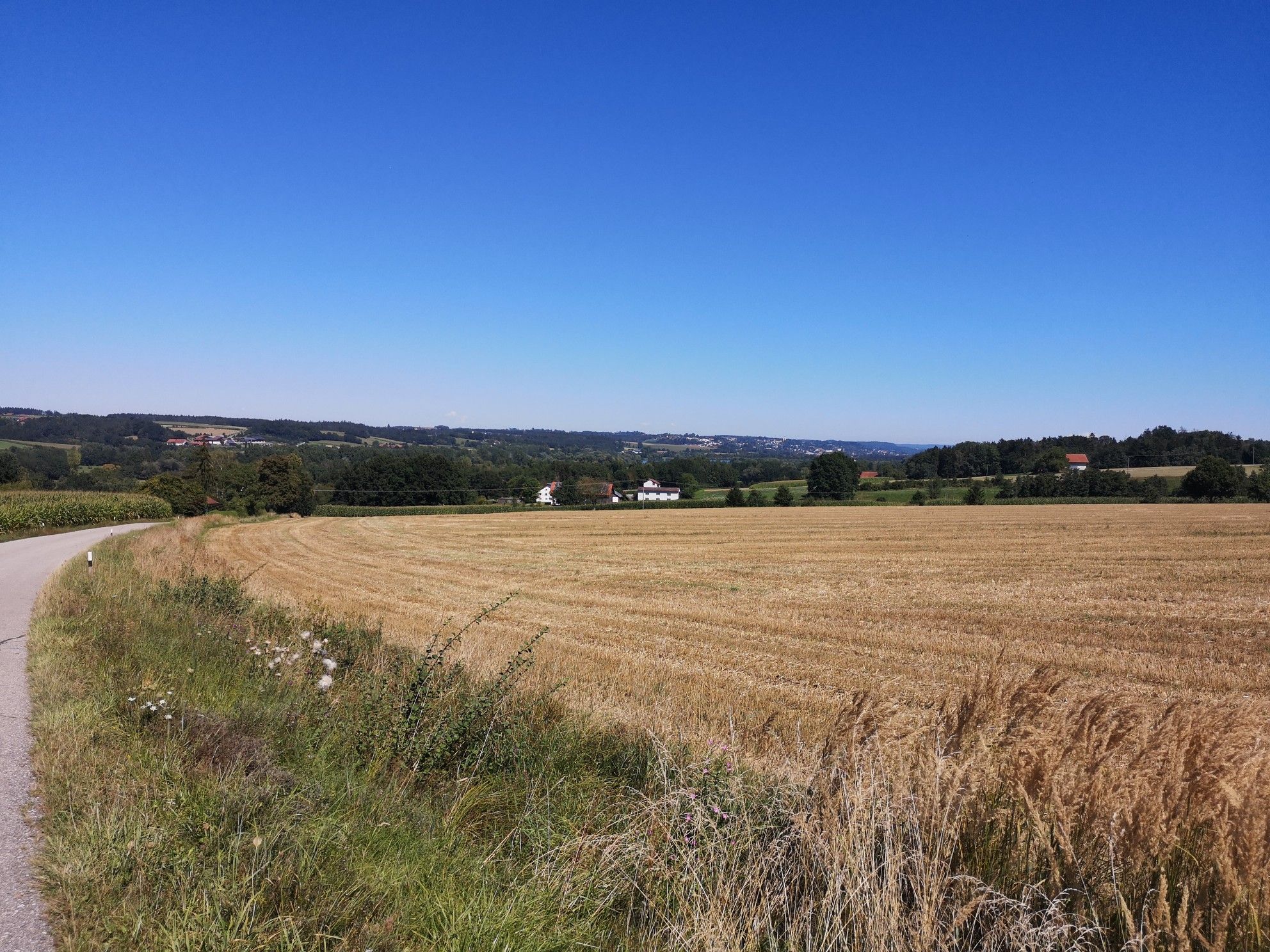 Blick Stausee und Pfarrkirchen