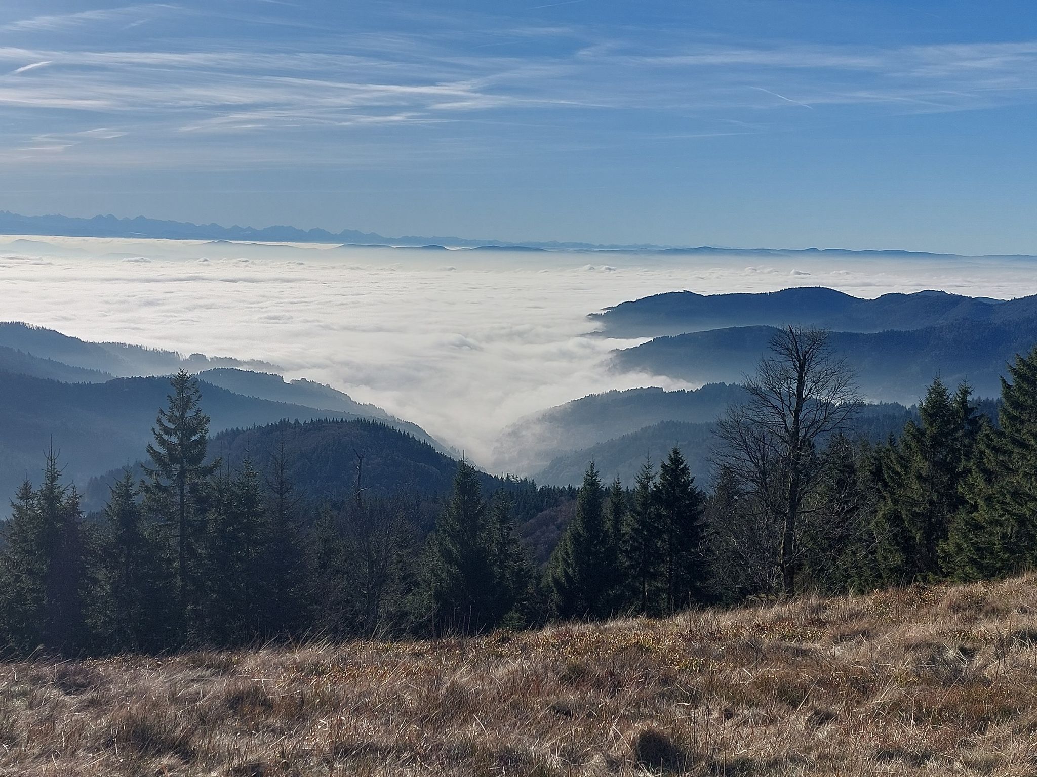 Heubronner und Wieser Tal unter Nebel