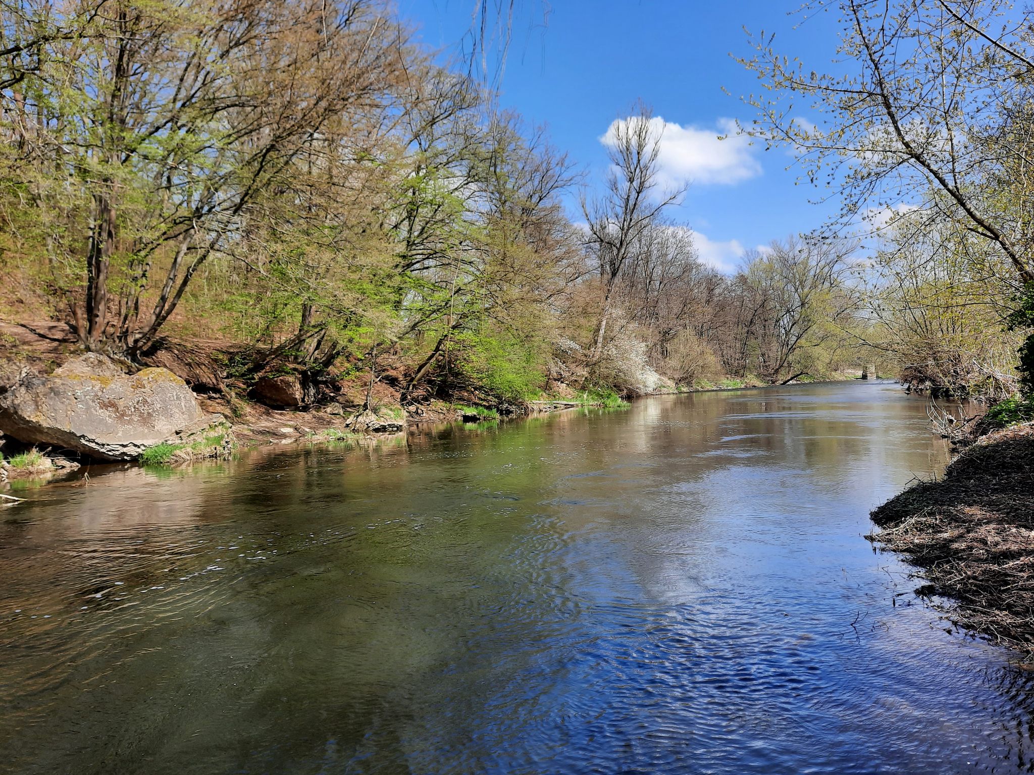 kleiner Zugang an den Fluss gleich genutzt