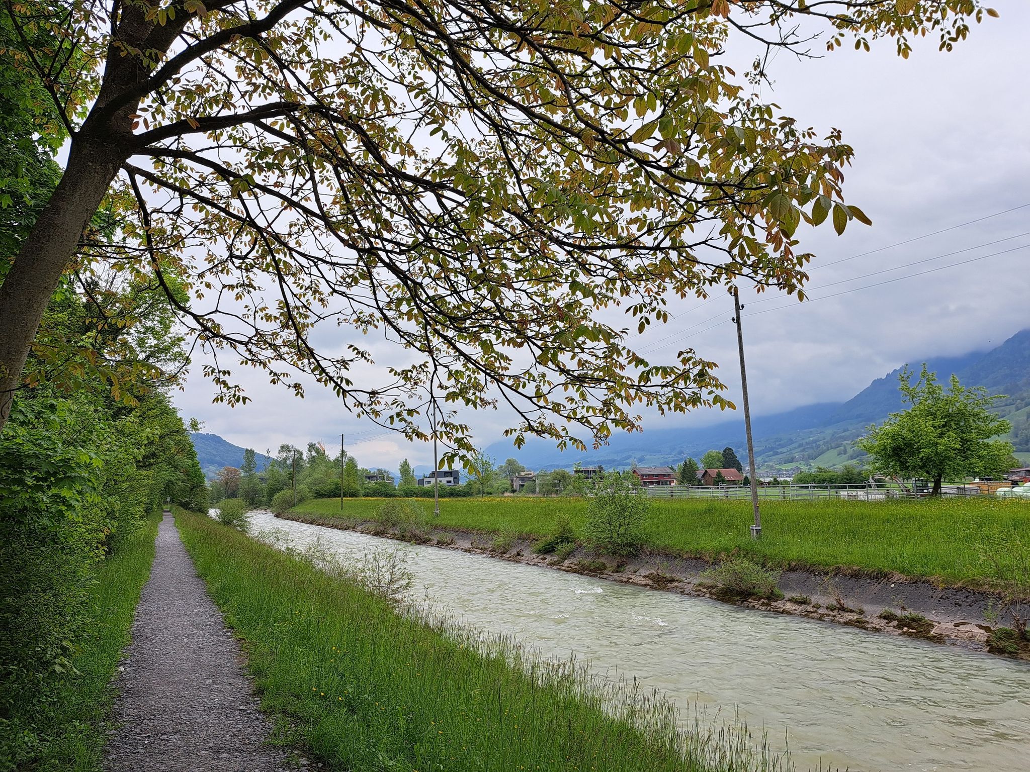 Dem Kanal entlang, wieder zum Sarnersee