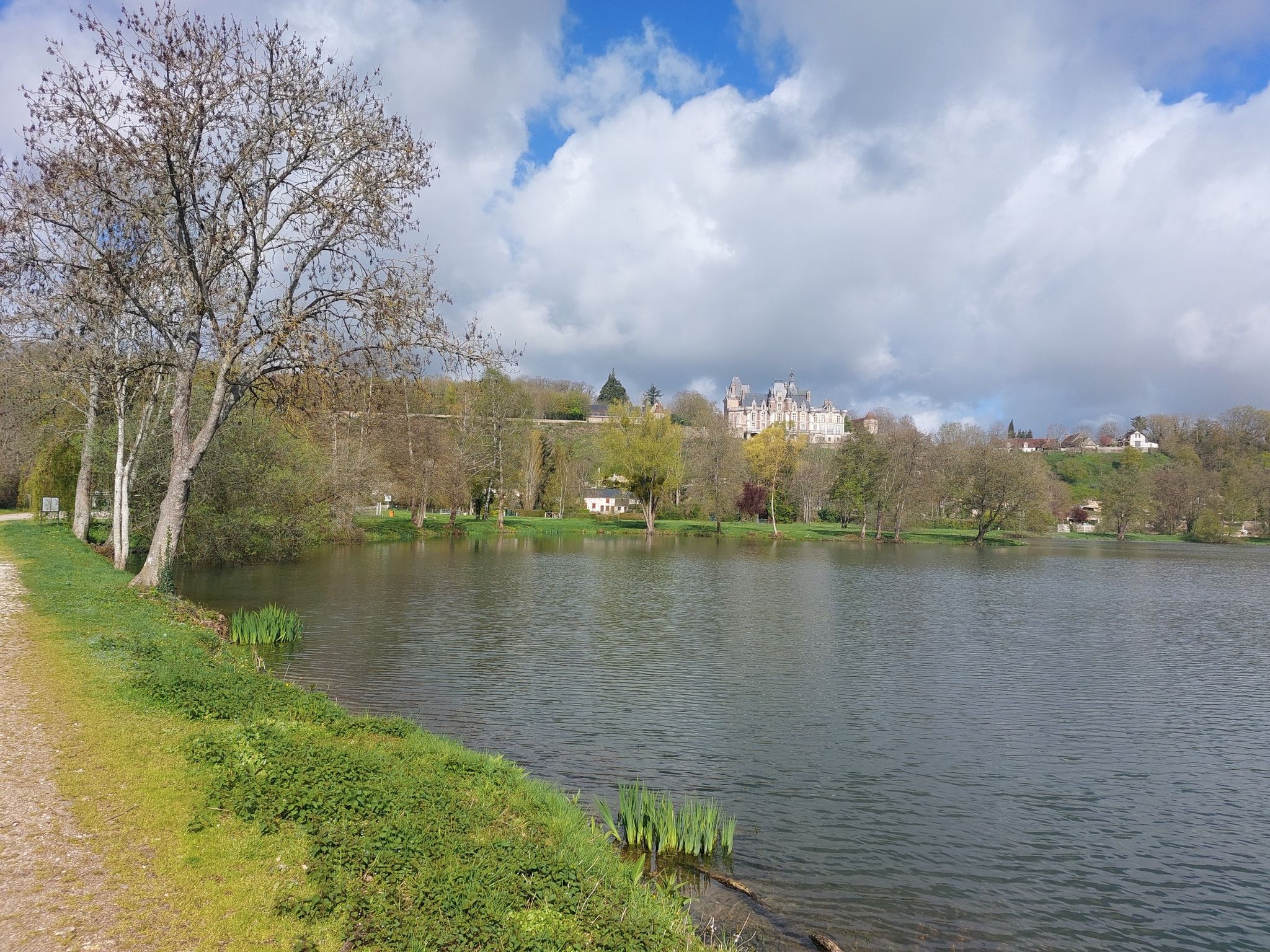 Etang/Chateau de Tirelles