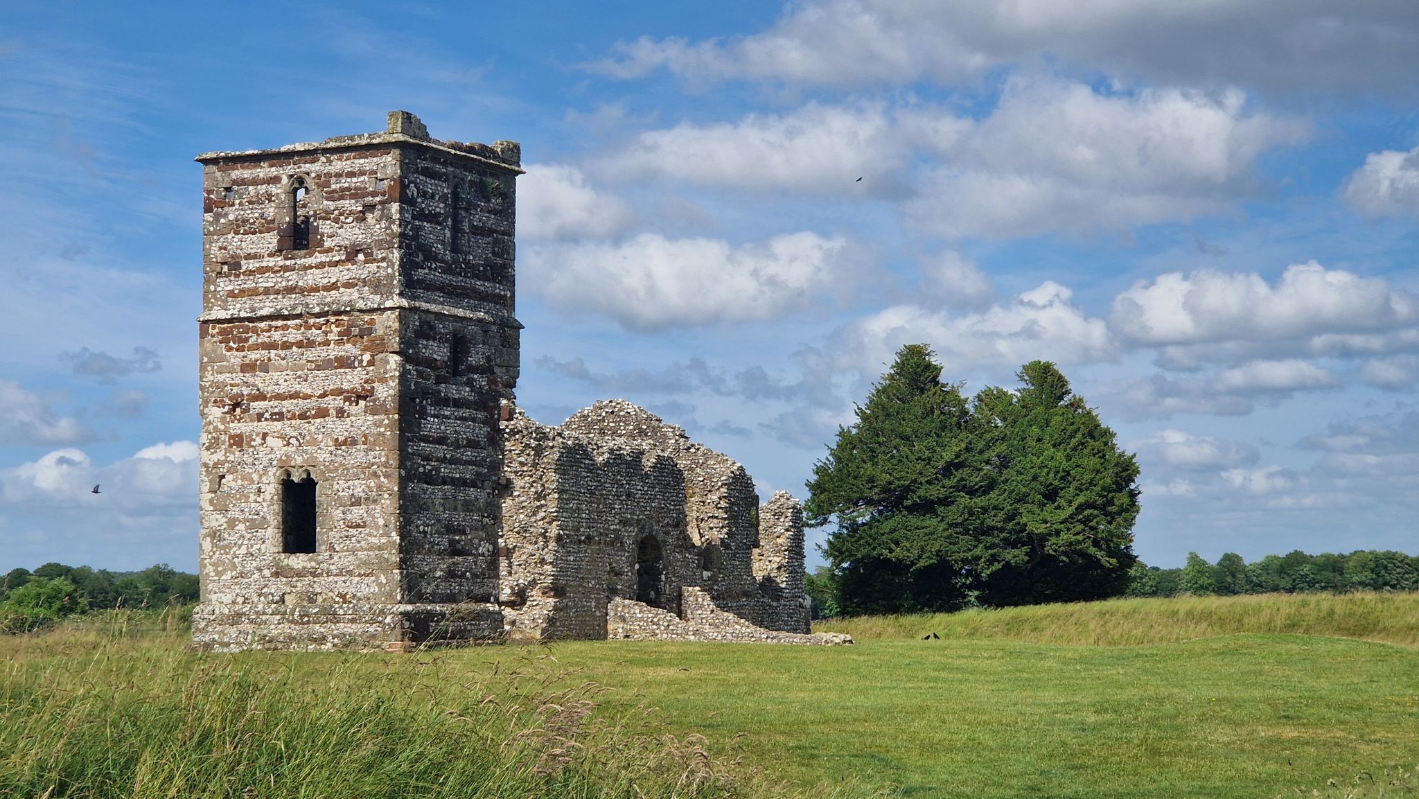 Knowlton Church and Earthworks