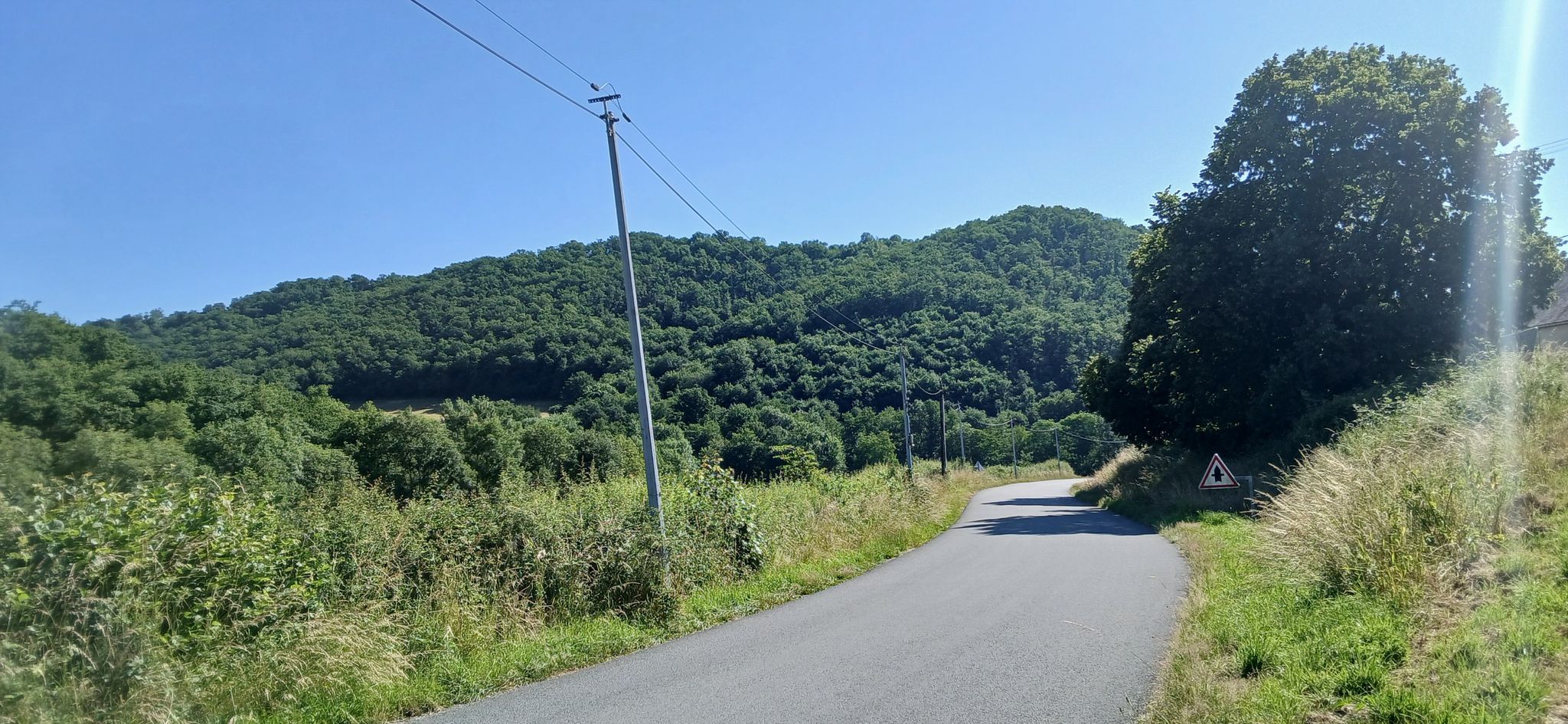 Route de la vallée de Chambonchard.