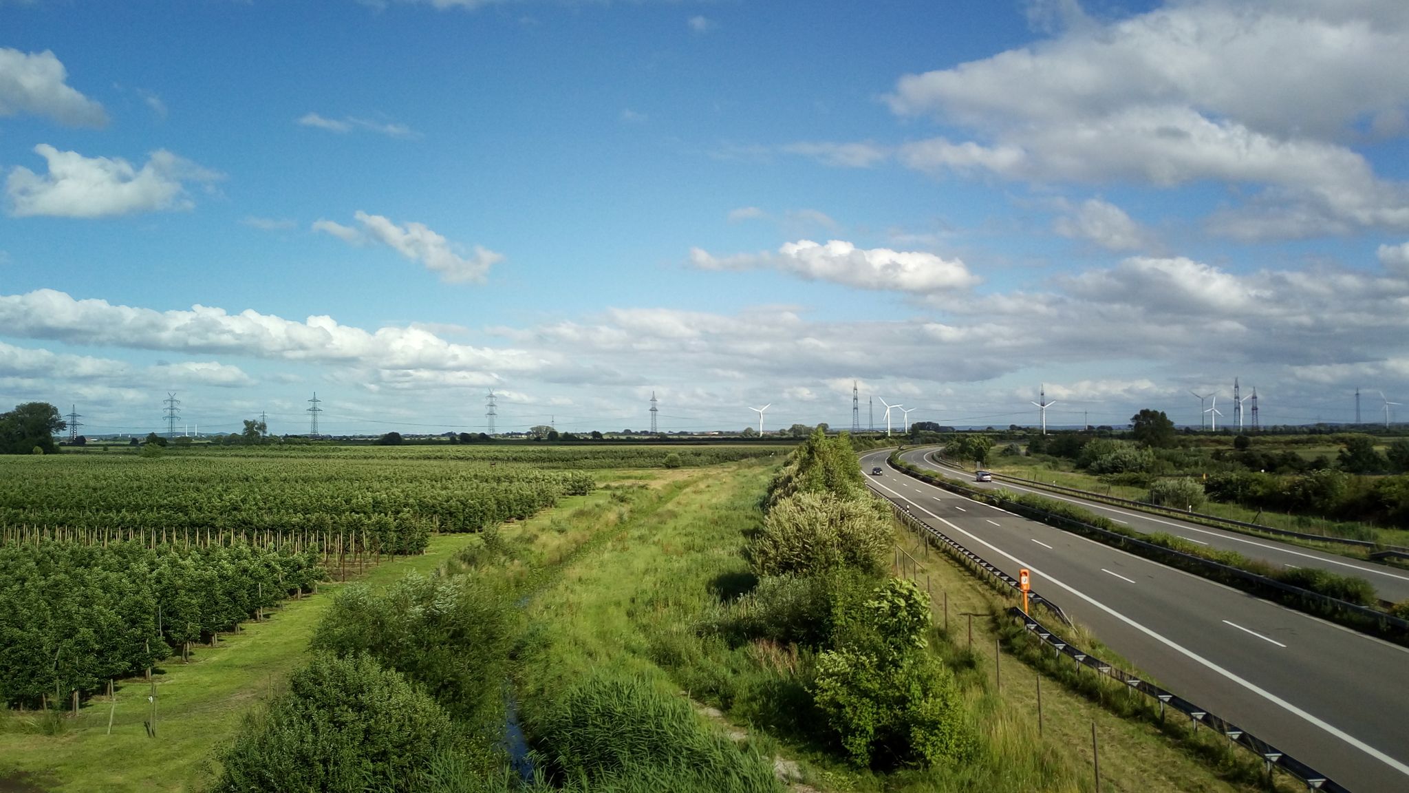 Weitblick über das Alte Land in Richtung Hamburg