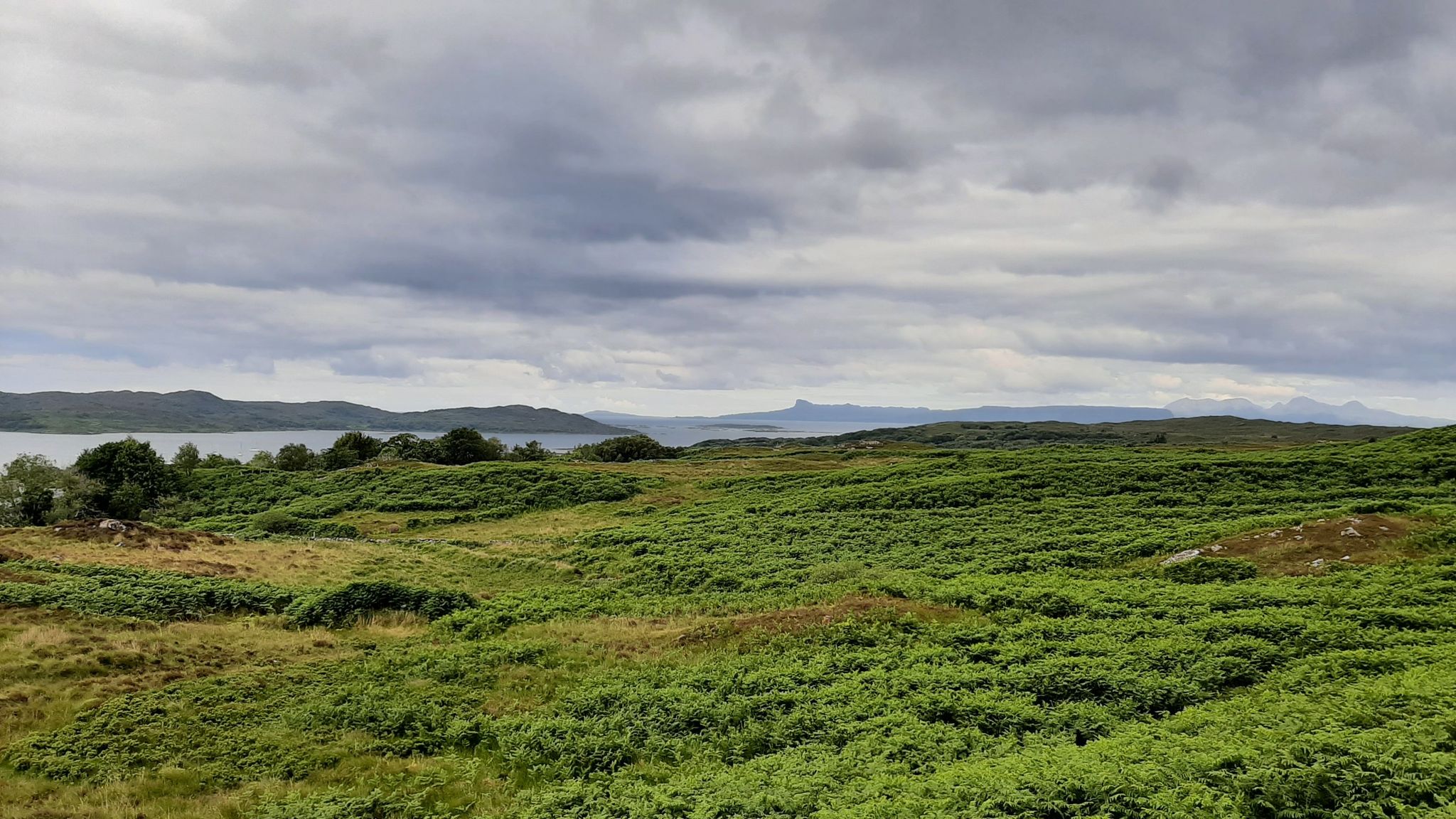Th3 skerries and Eigg