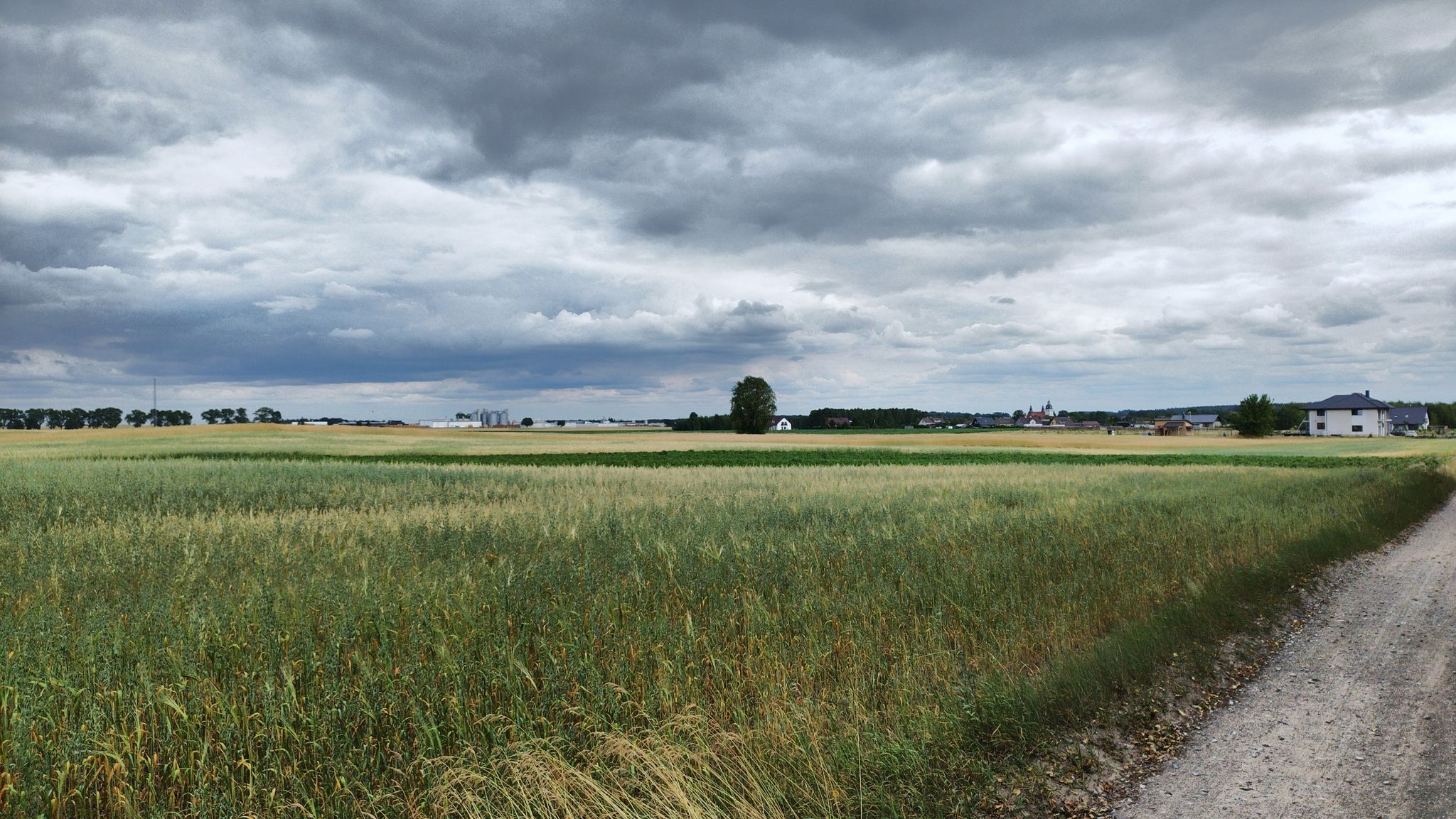 panorama na Wiele: fabryka i koścół