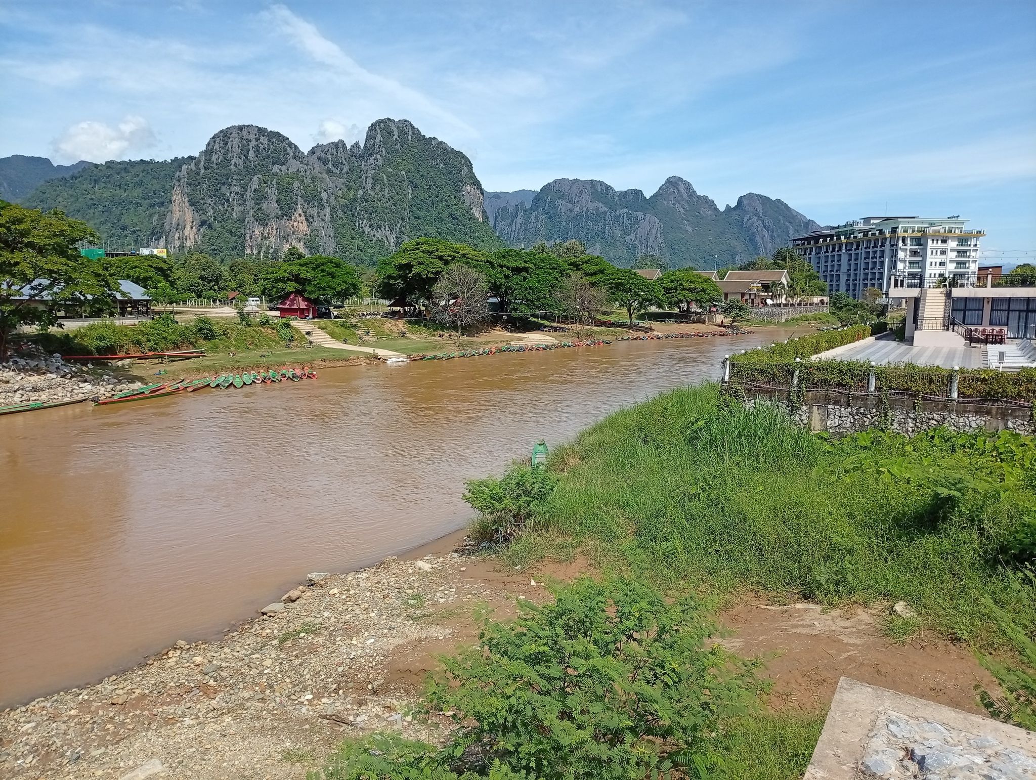Vang Vieng riverside resorts