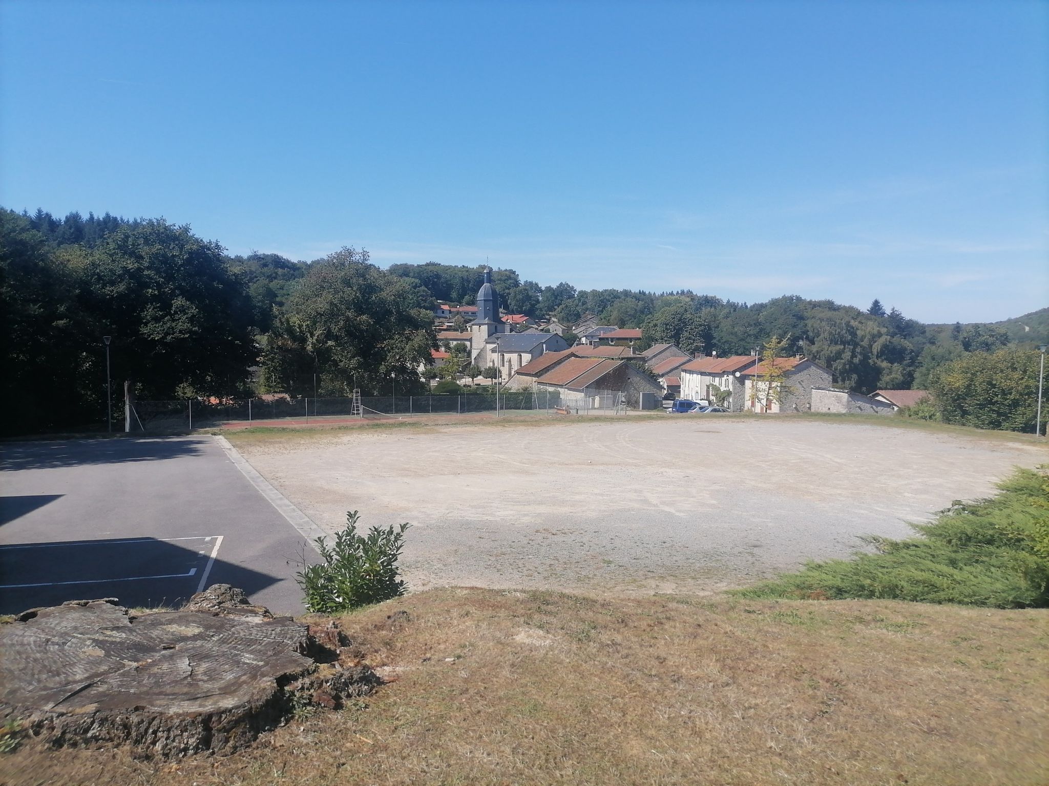 parking salle polyvalente