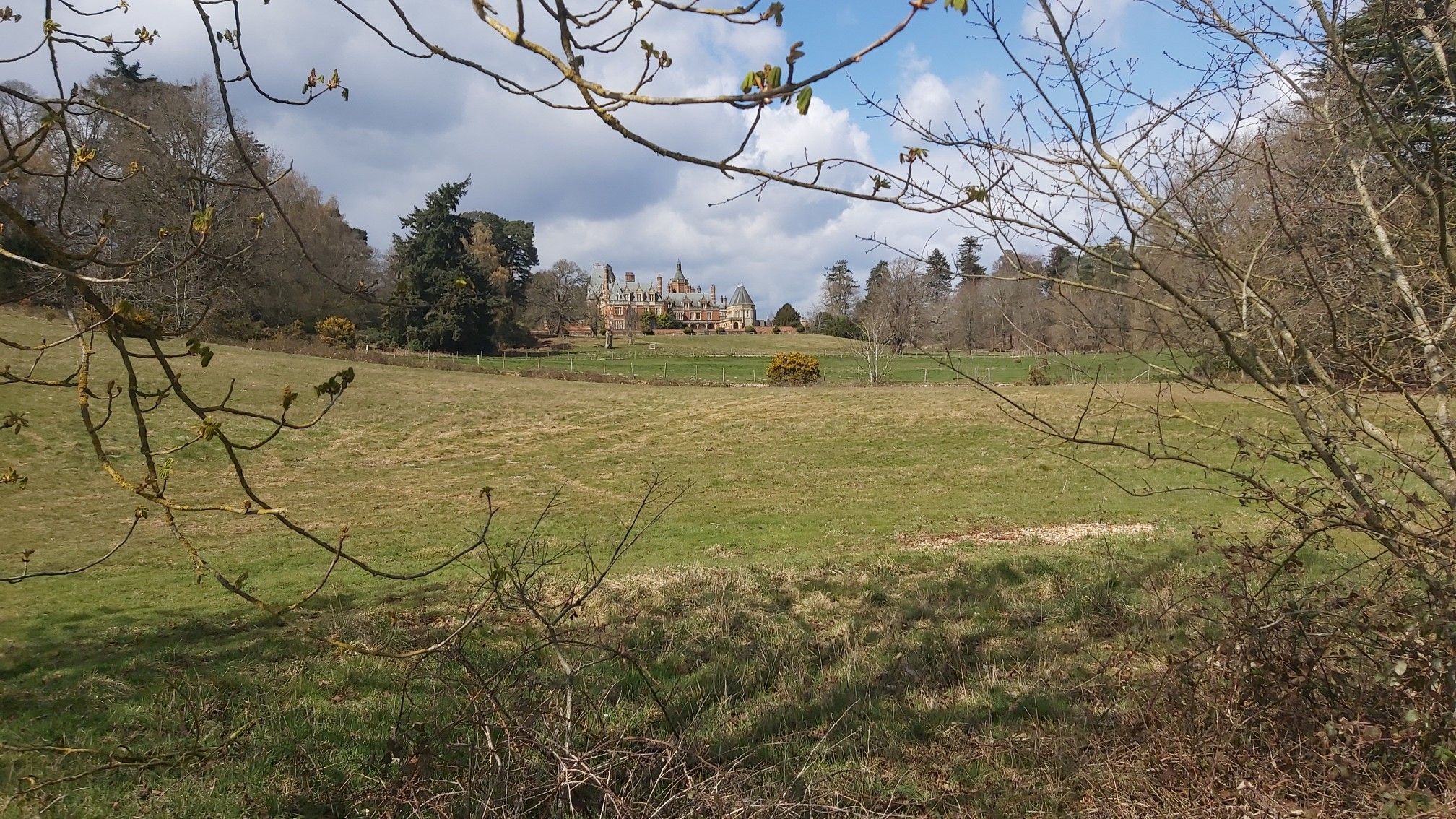 now owned by a rich Chinese fella, plans have been mooted to turn it into a 6 star hotel 