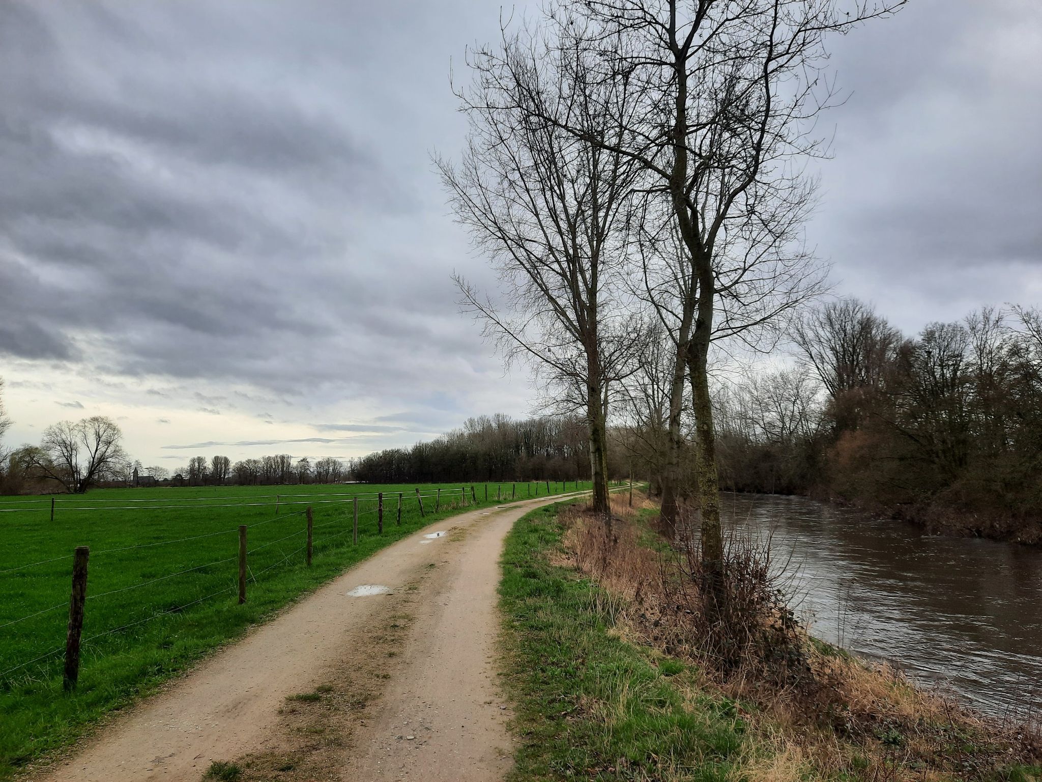 Wanderweg an der Rur