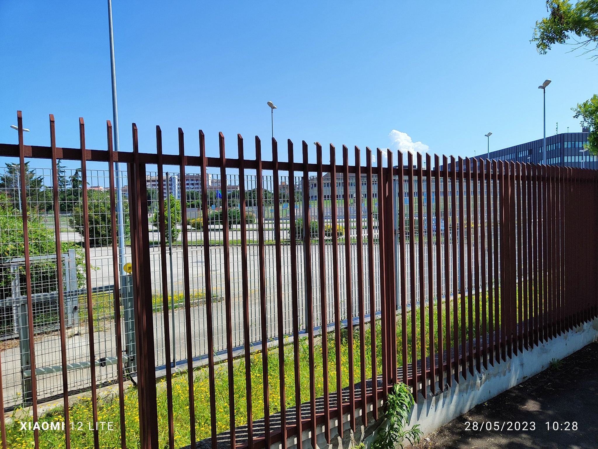 al lato del tribunale di Foggia