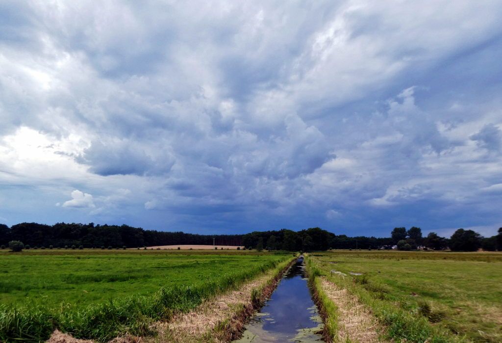 die Wolken breiten sich aus