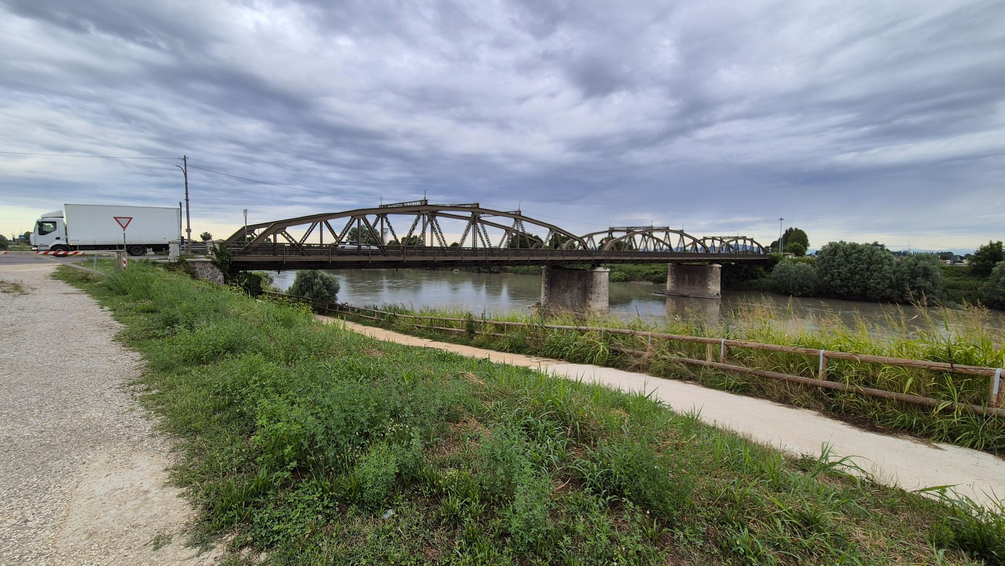 Ponte che collega S. Martino di Venezze (RO) con Anguillara Veneta (PD)
