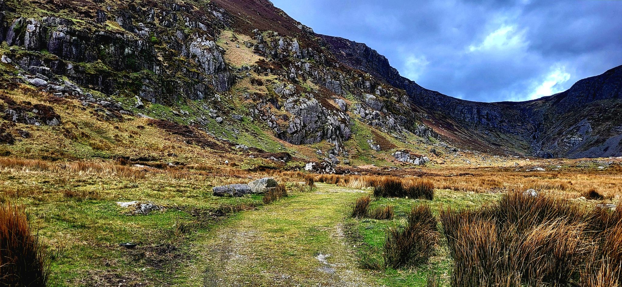 Die Landschaft ist es auch, die typische herbe Schönheit Irlands