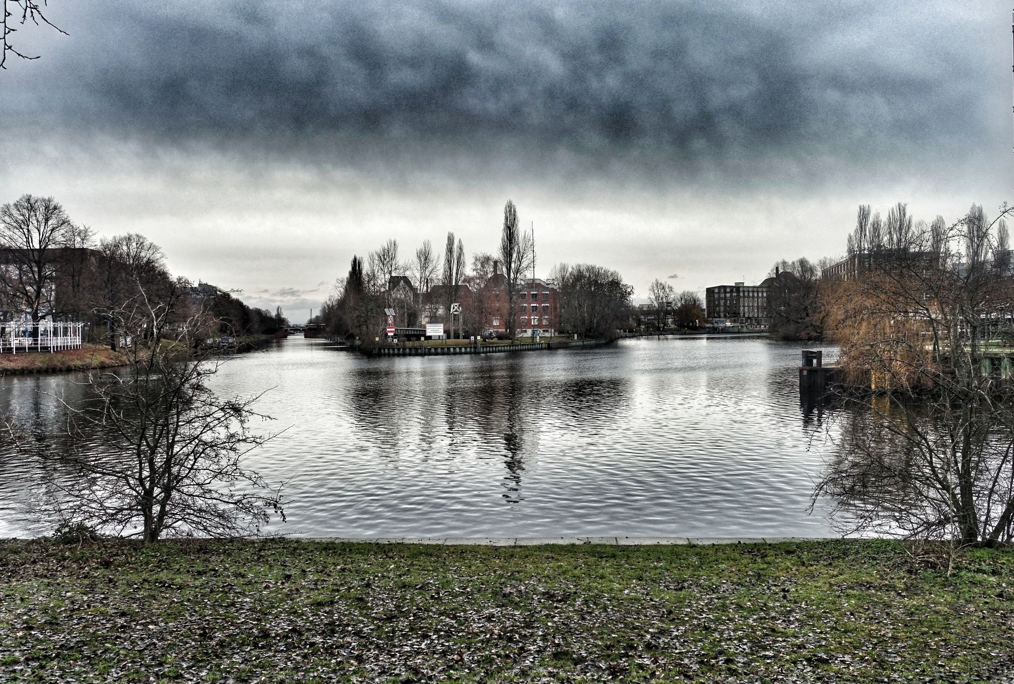 Blick in die Spree und in den Charlottenburger Verbindungskanal
