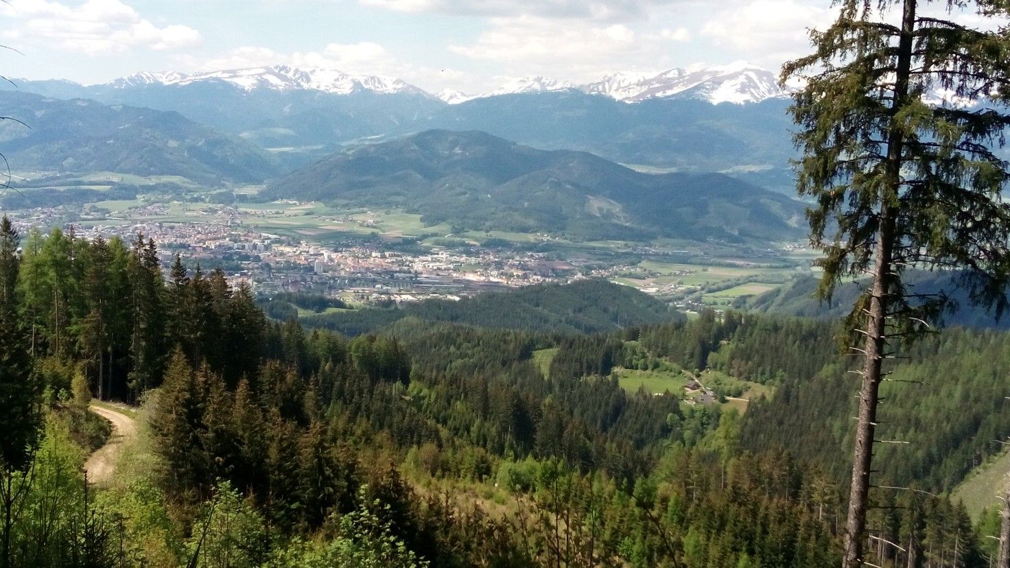 Blick zur Kinderfreundehube/Knittelfeld