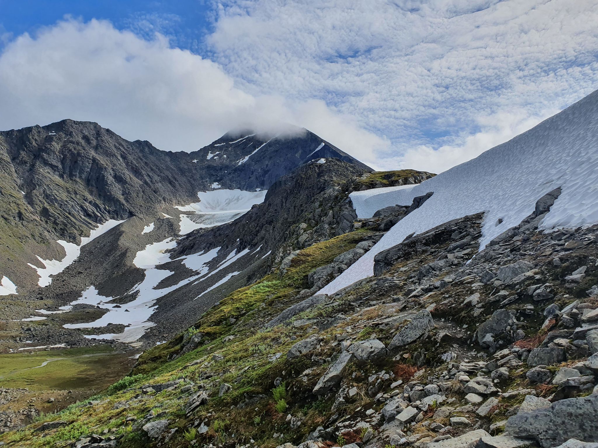 Turn-back point on my way towards Istindan peak.