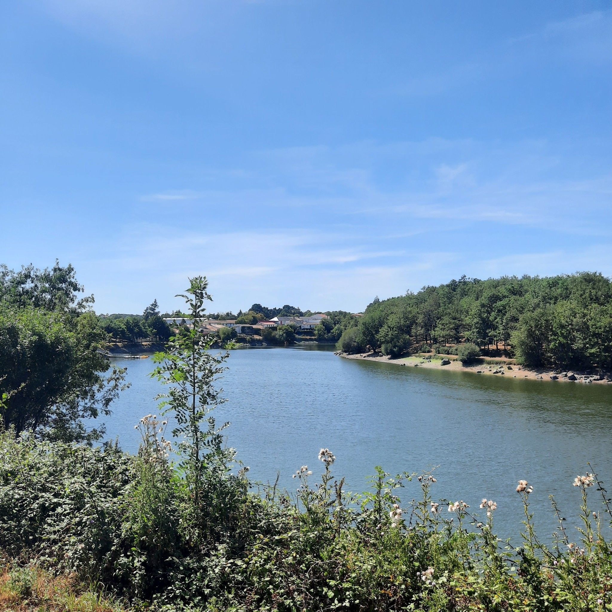 Le lac de Saint Vincent sur Graon