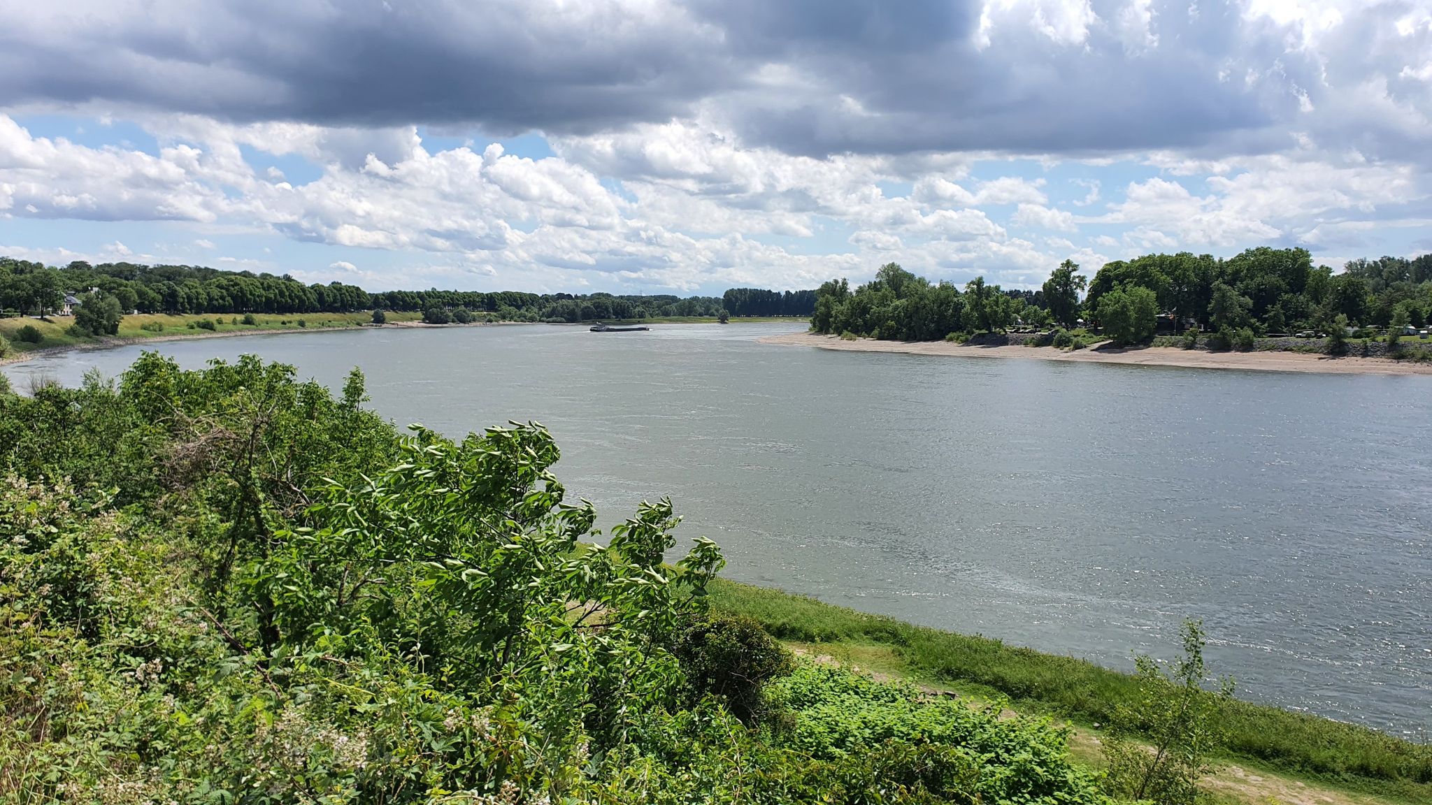Blick auf die Benrather Kurve