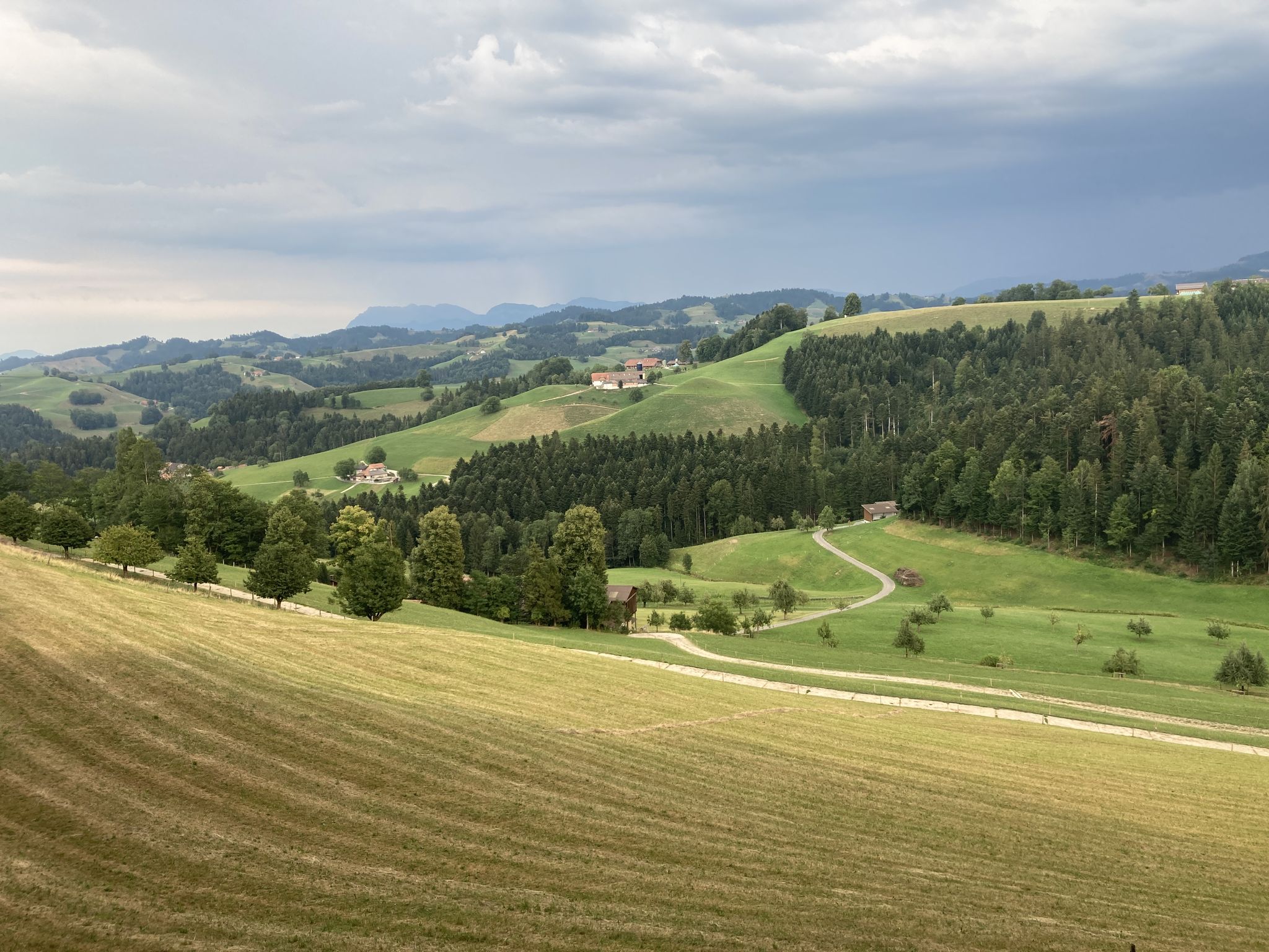 Herrliche Aussicht; etwas eingeschränkt wegen Gewitterwolken...