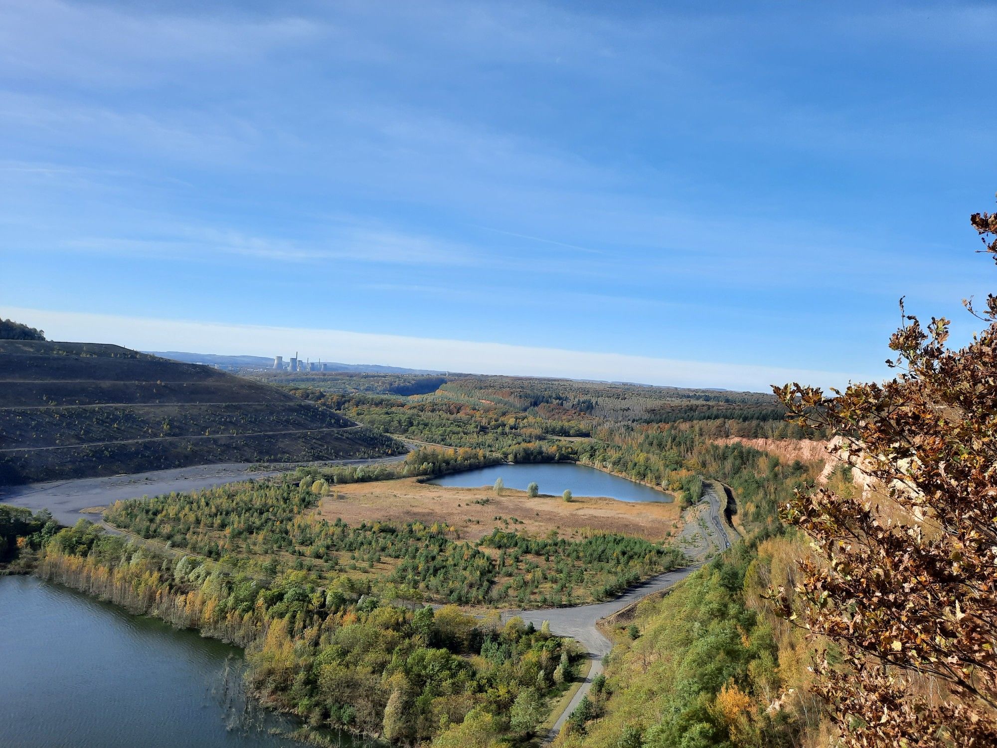 ...Blick Richtung Westen über die Grenze nach Frankreich