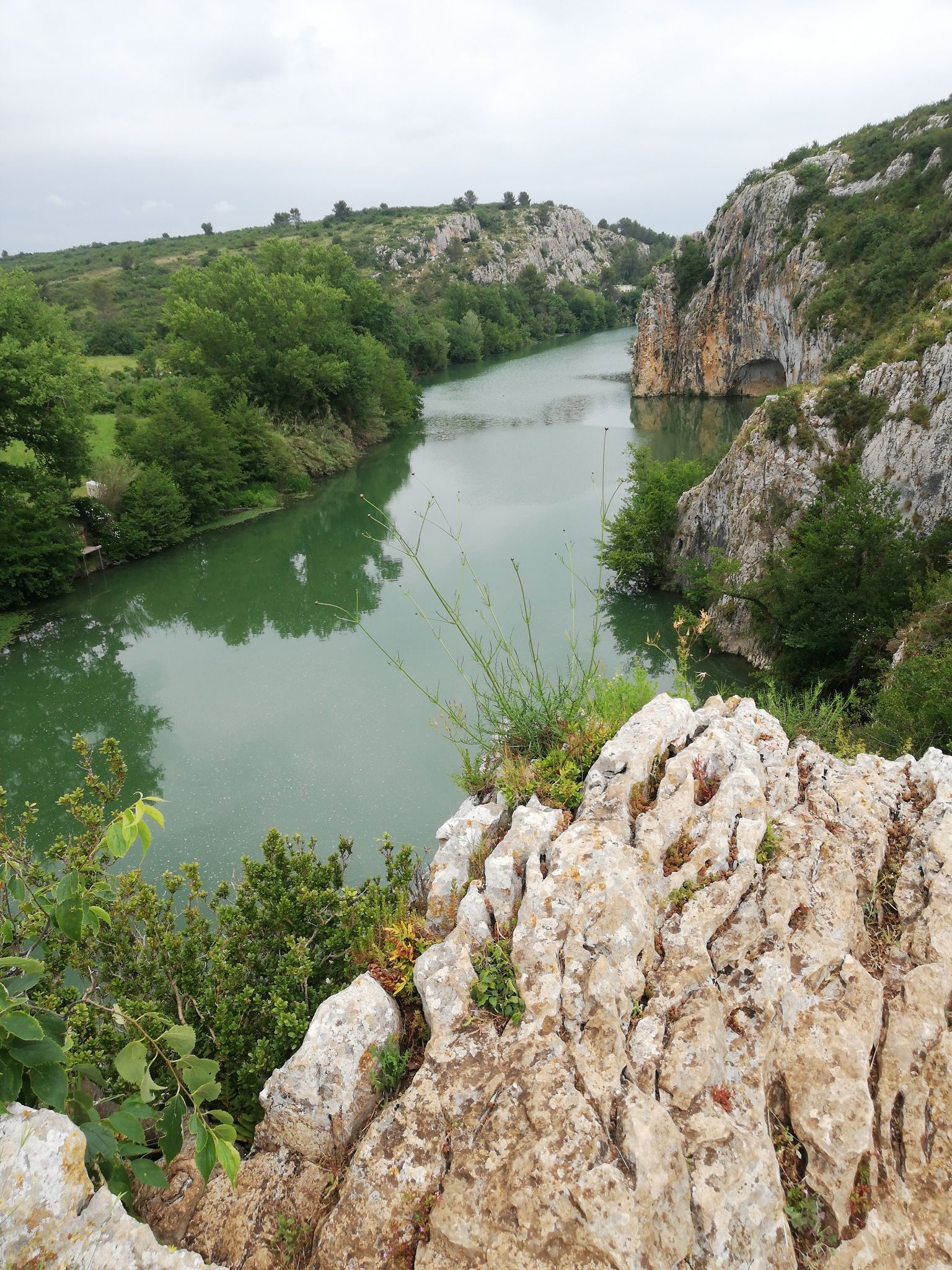 Fiume le Vidourle dalla Ferrata de la Roque