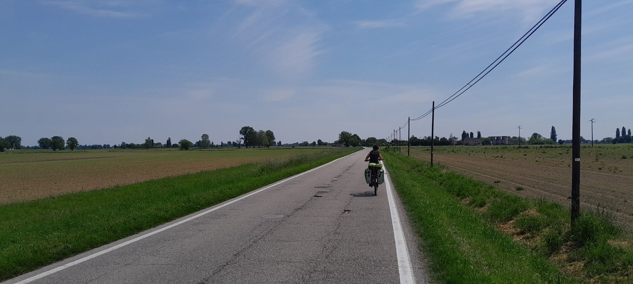 Typische verkehrsarme Ortsverbindungsstraße