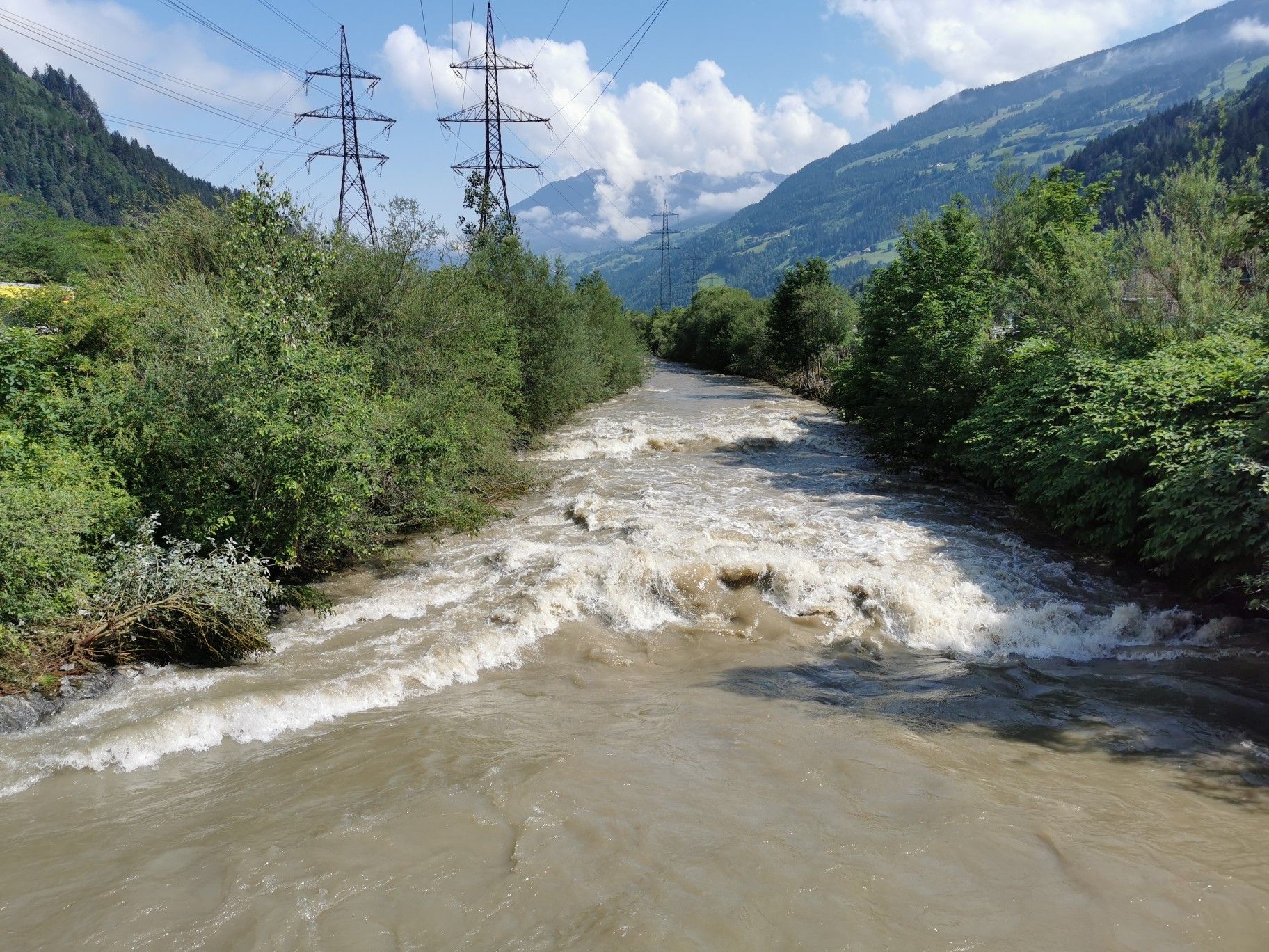 die Ziller kurz nach Hochwasser