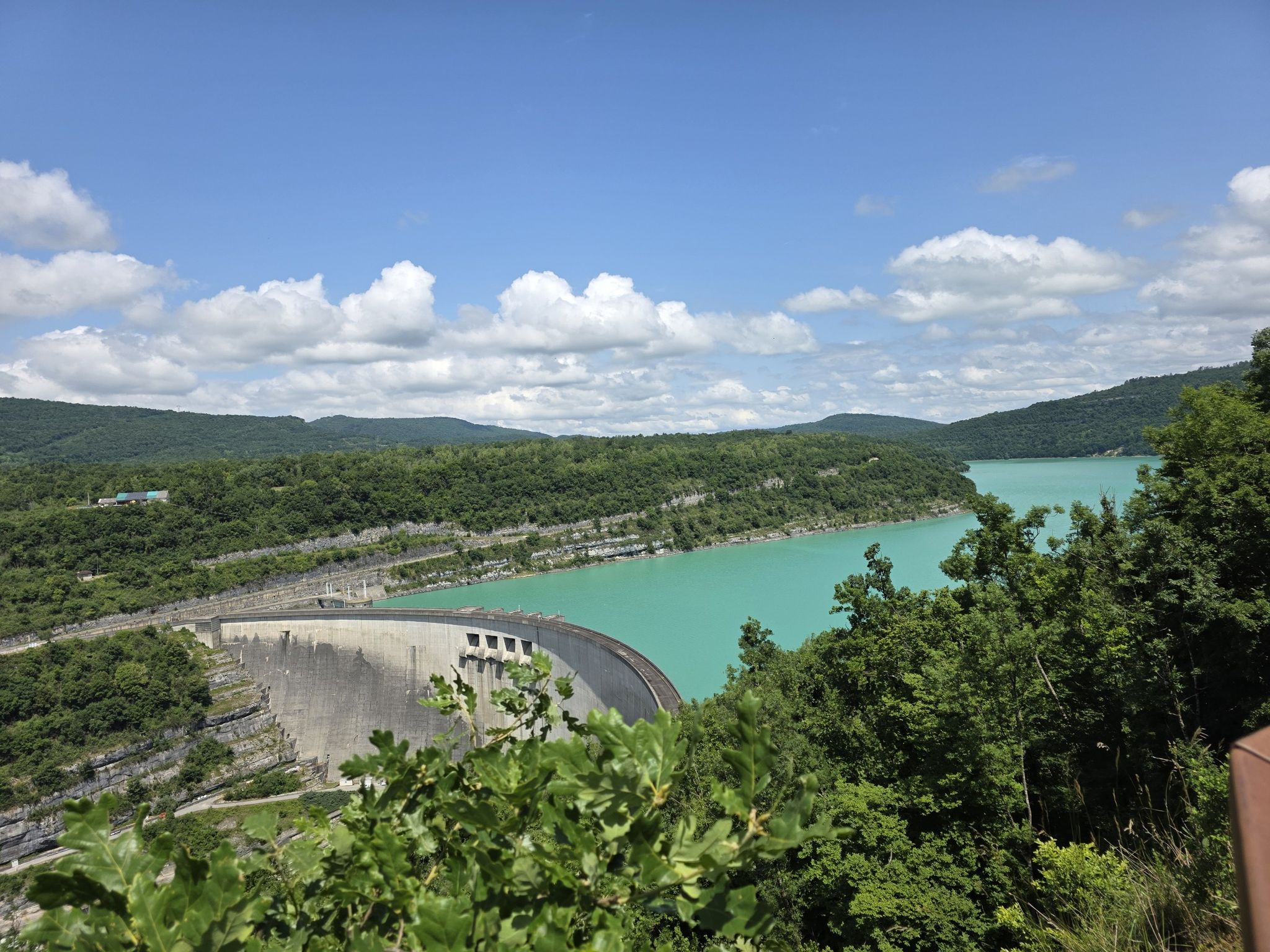 Le barrage de Vouglans rive gauche