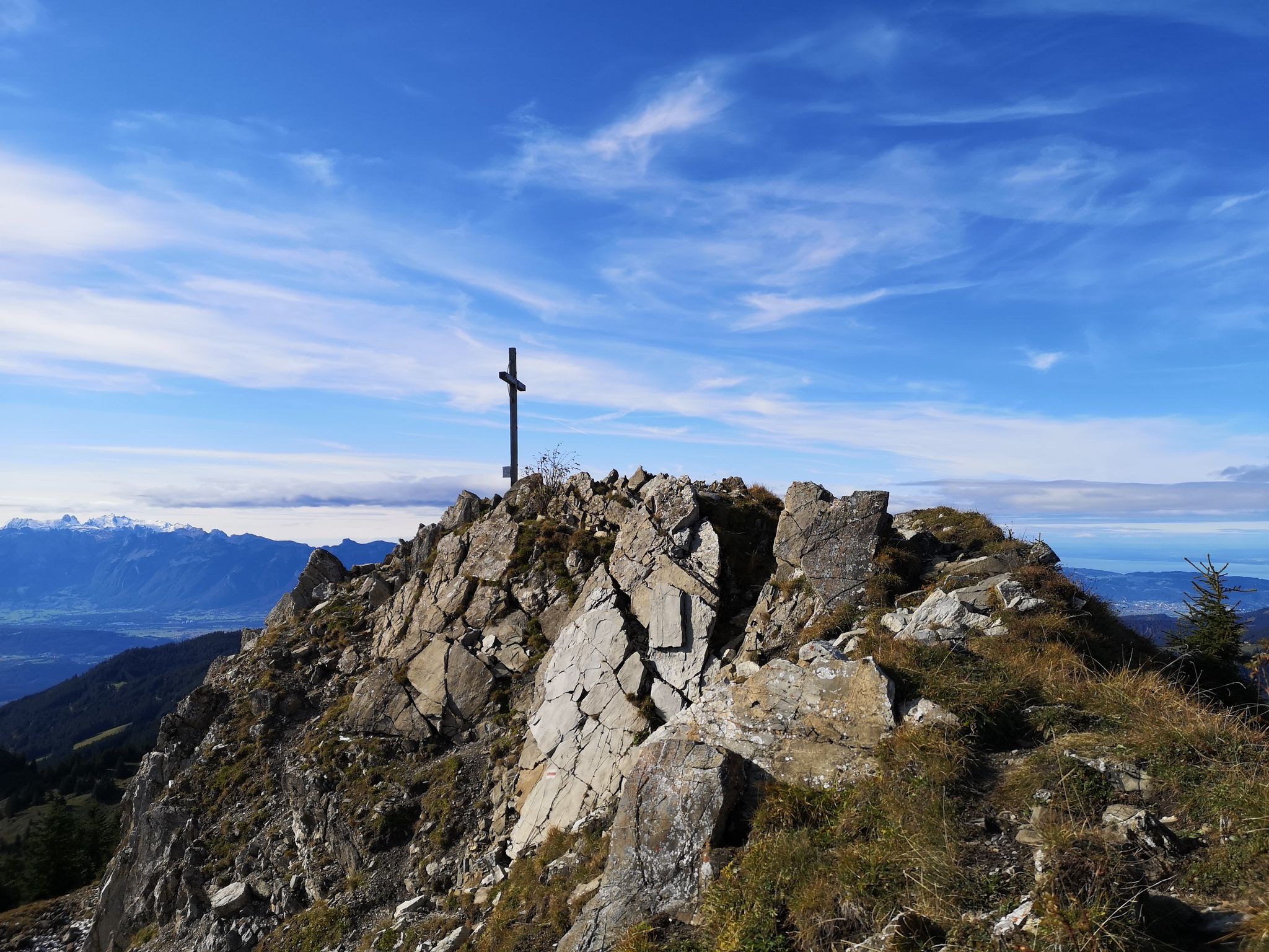 auf dem Hochgerach am Nachmittag bei angenehmen Temperaturen