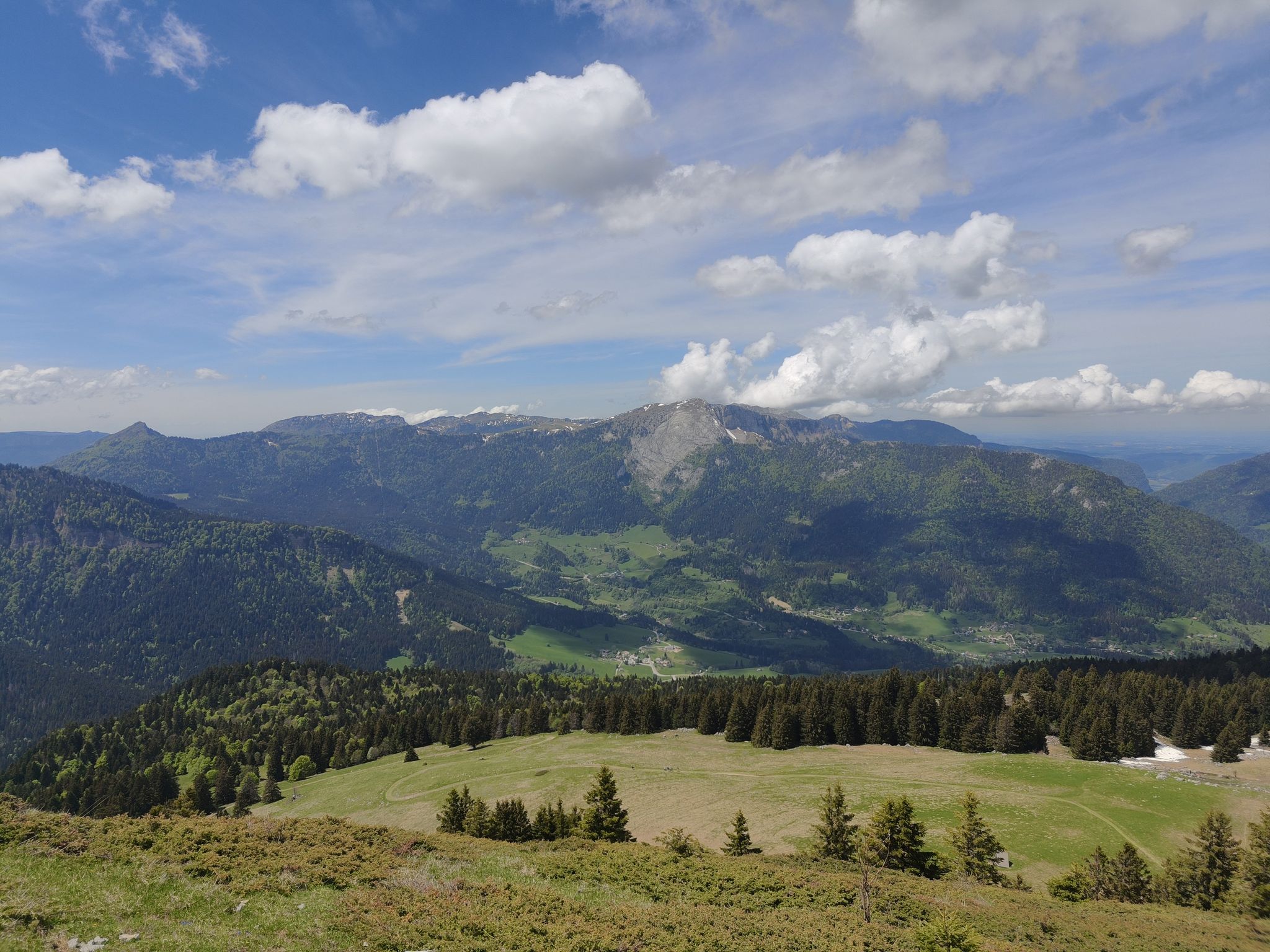 Vue sur le Charmant Som