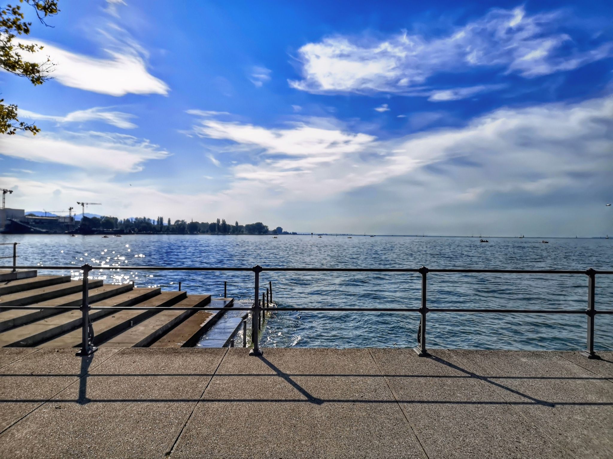 und weiter entlang der Seepromenade von Bregenz