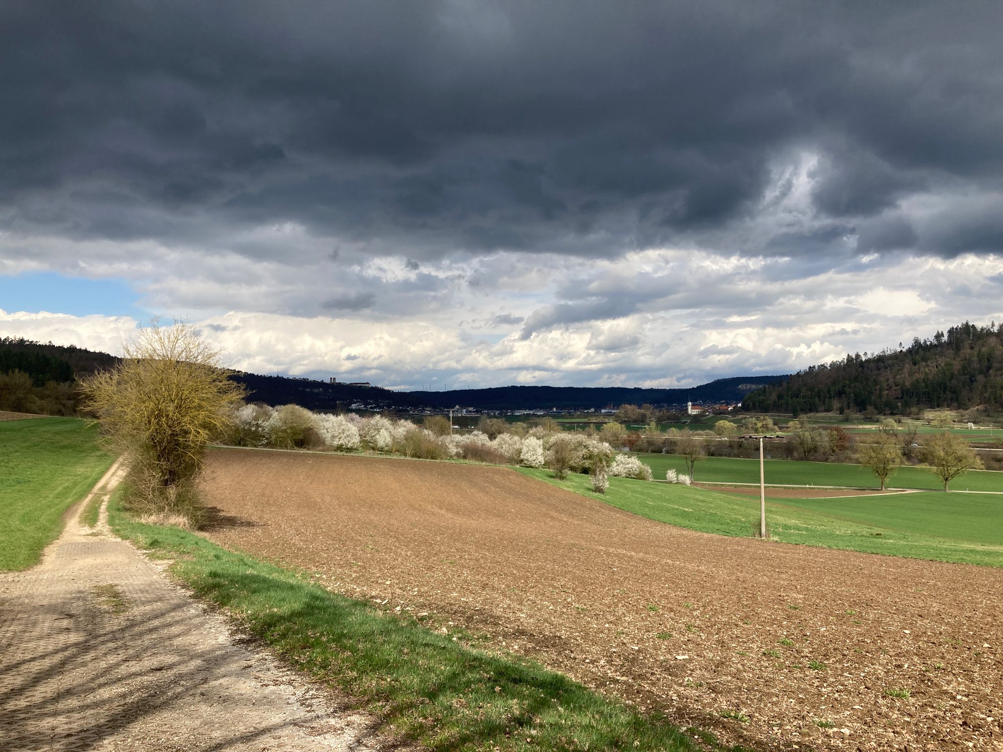 scho wieder so a dunkle Wolke