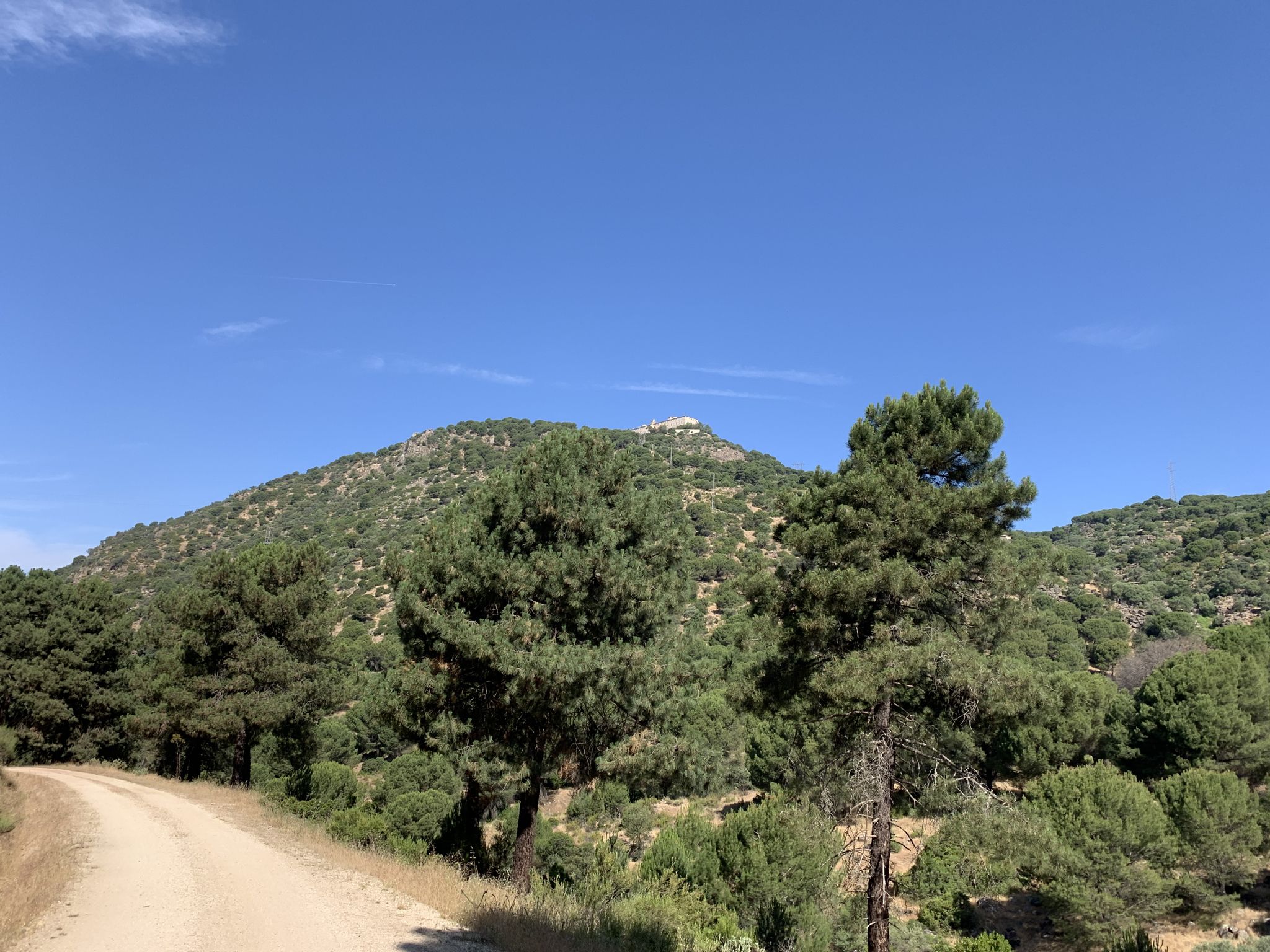 Vistas del Santuario de la Virgen de la Cabeza