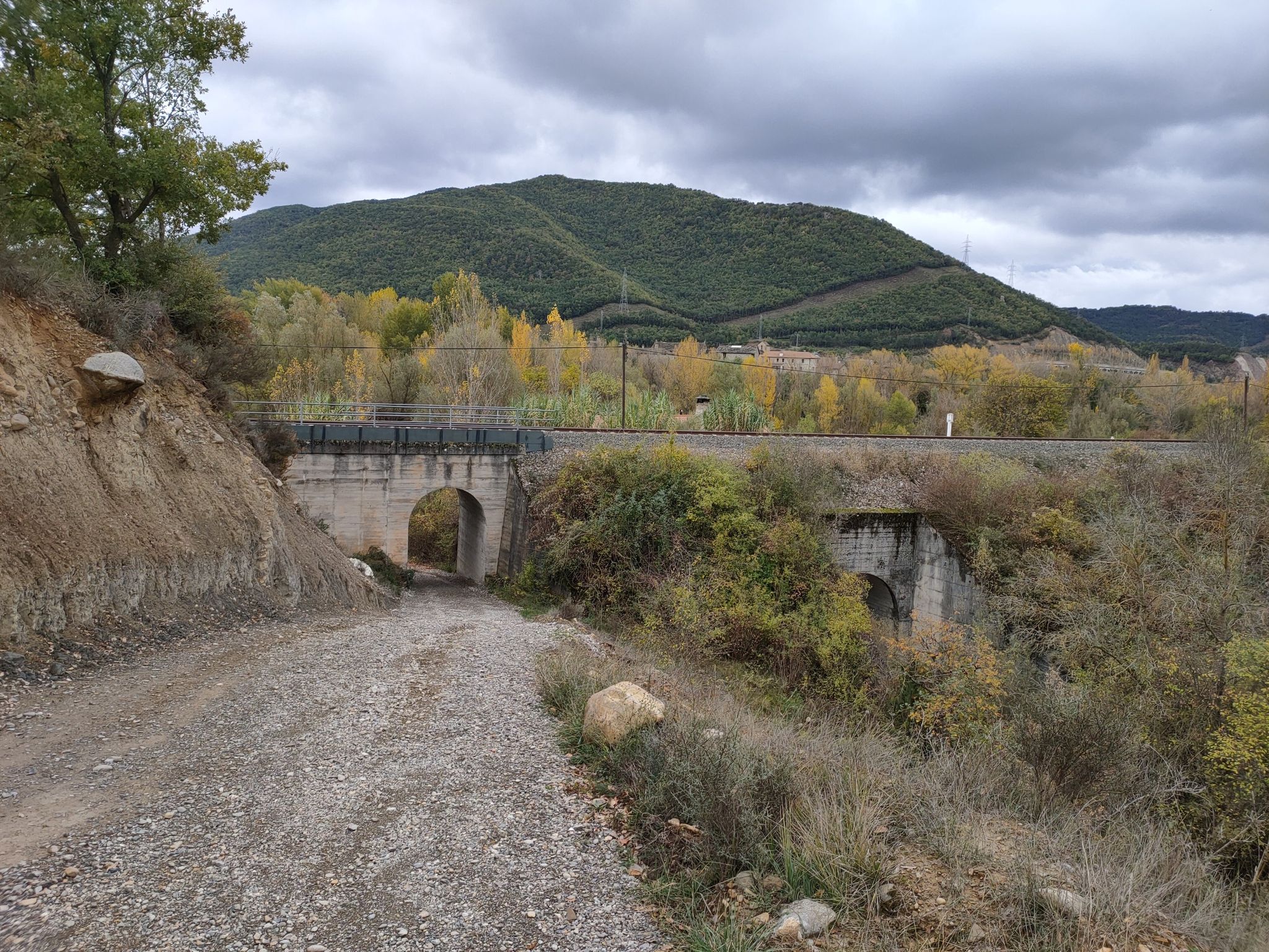 Vía del ferrocarril Canfranero