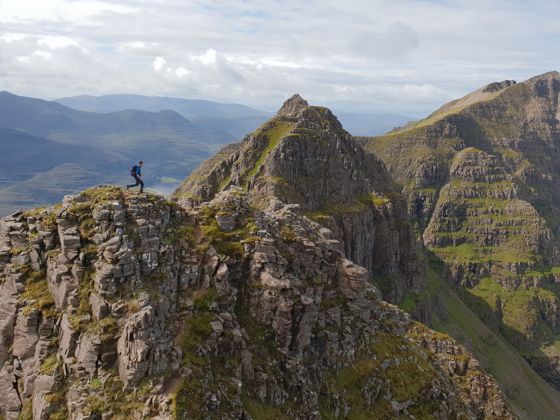 Hiking the 282 munro mountains of Scotland in 95 routes | Hiking ...