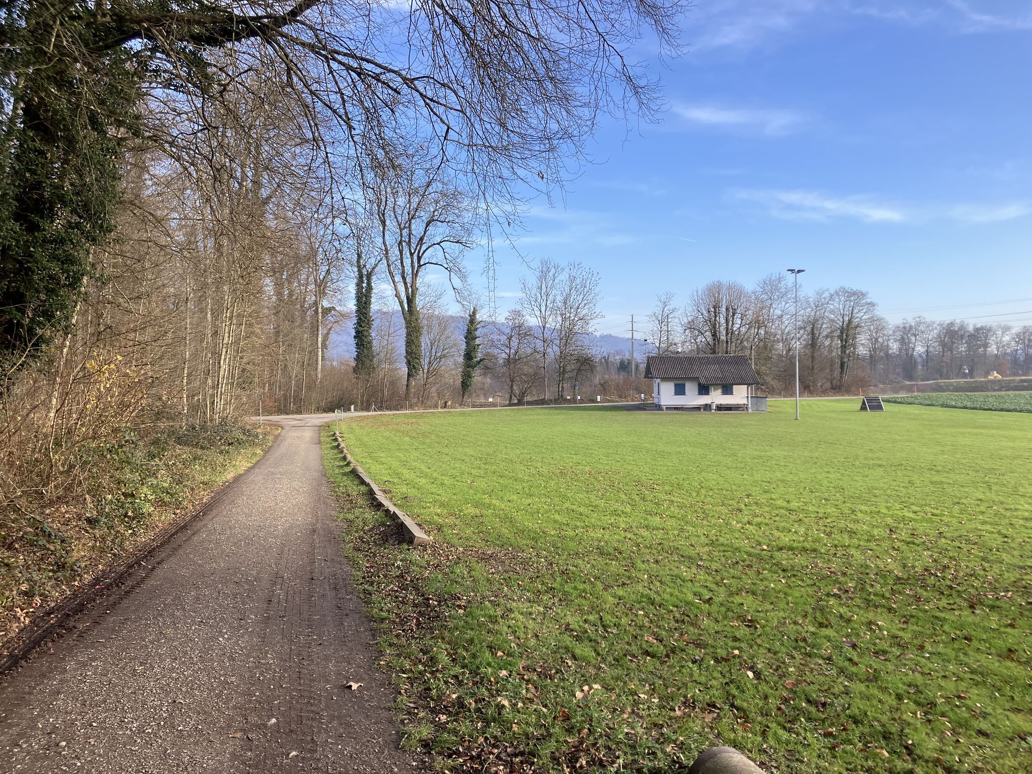 Start und Ziel befinden sich neben einem Kynologieverein.