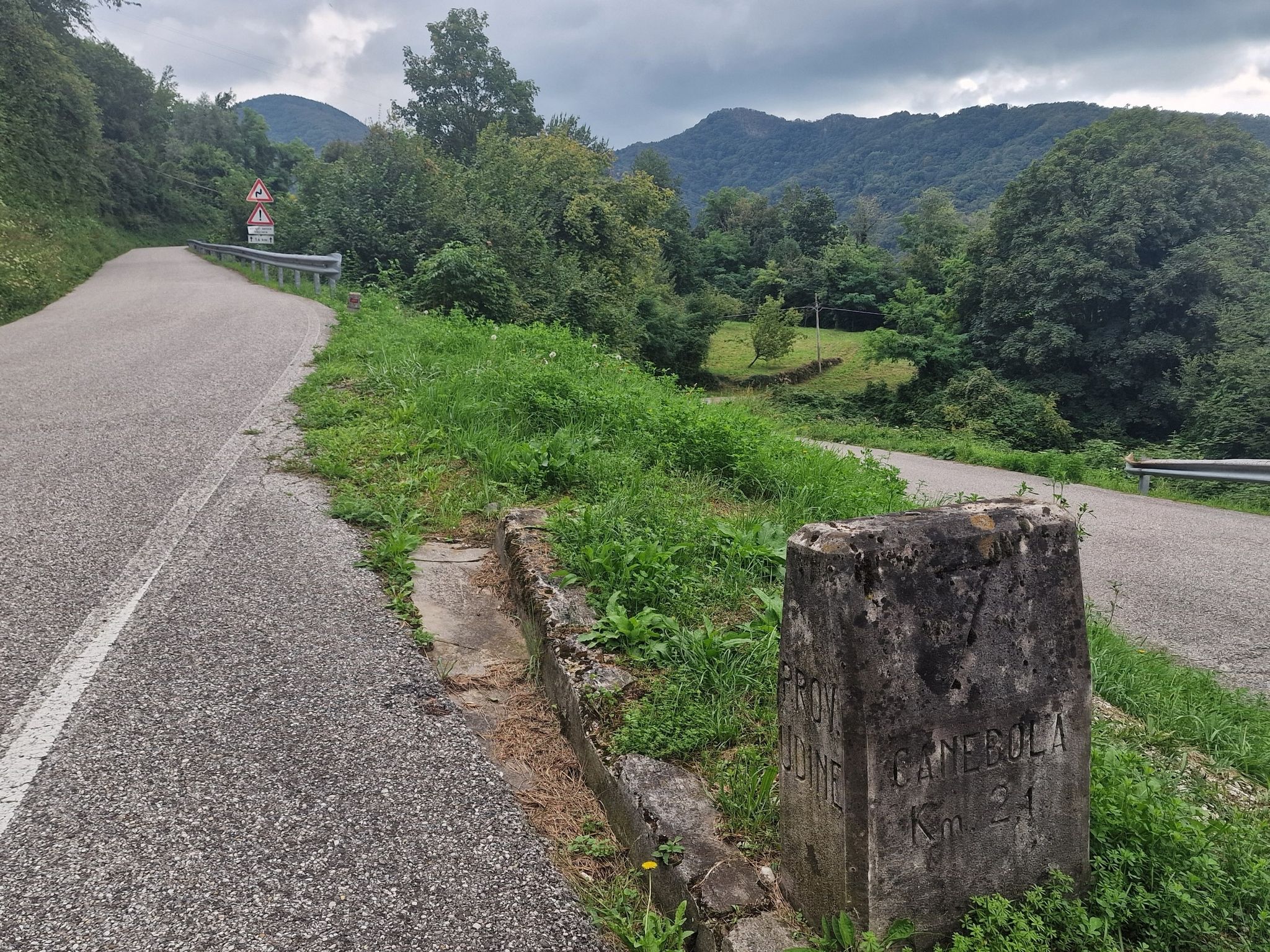Wegstrecke von Canebola in Richtung Tal