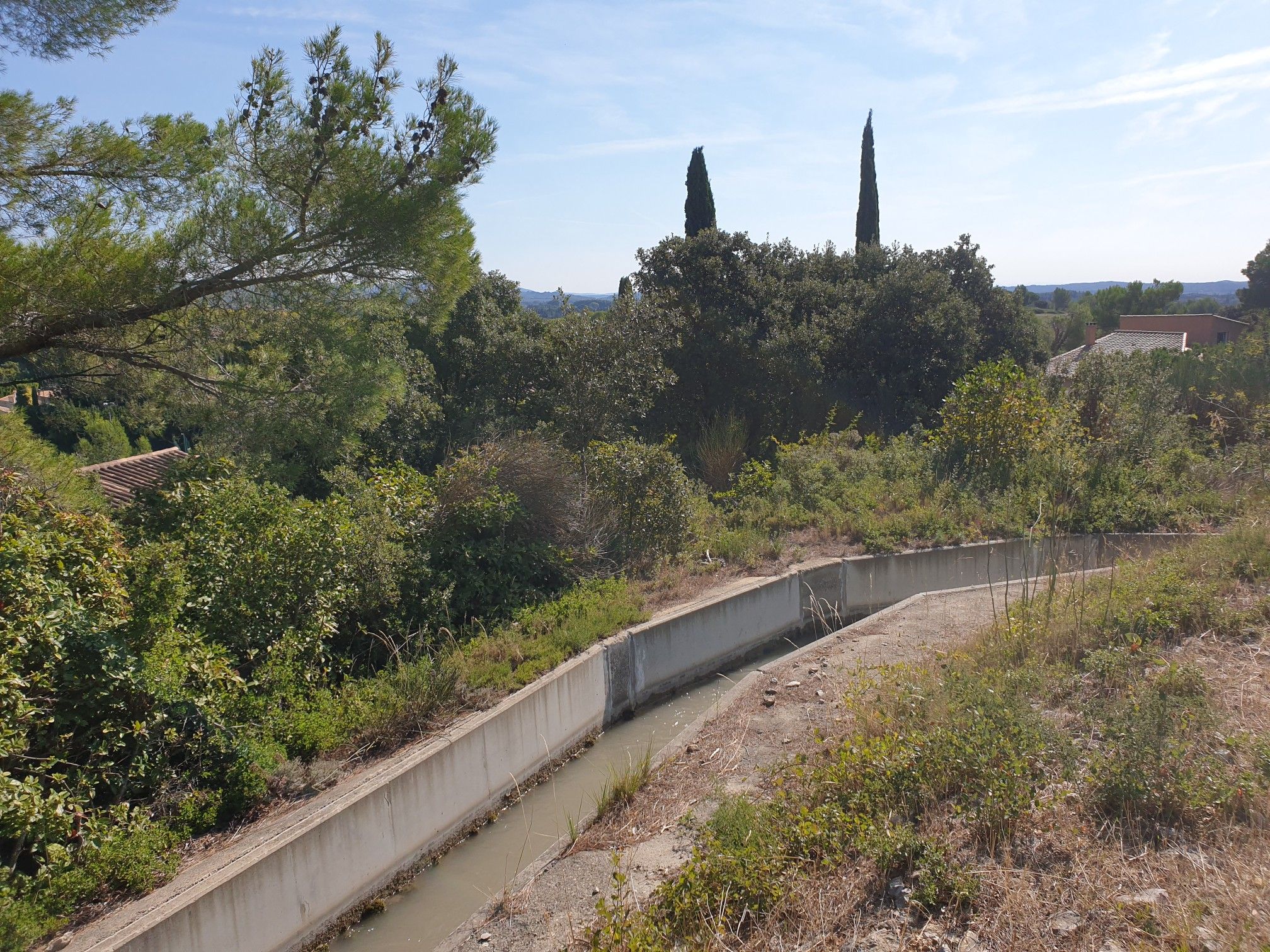 canal du vallée des Baux 