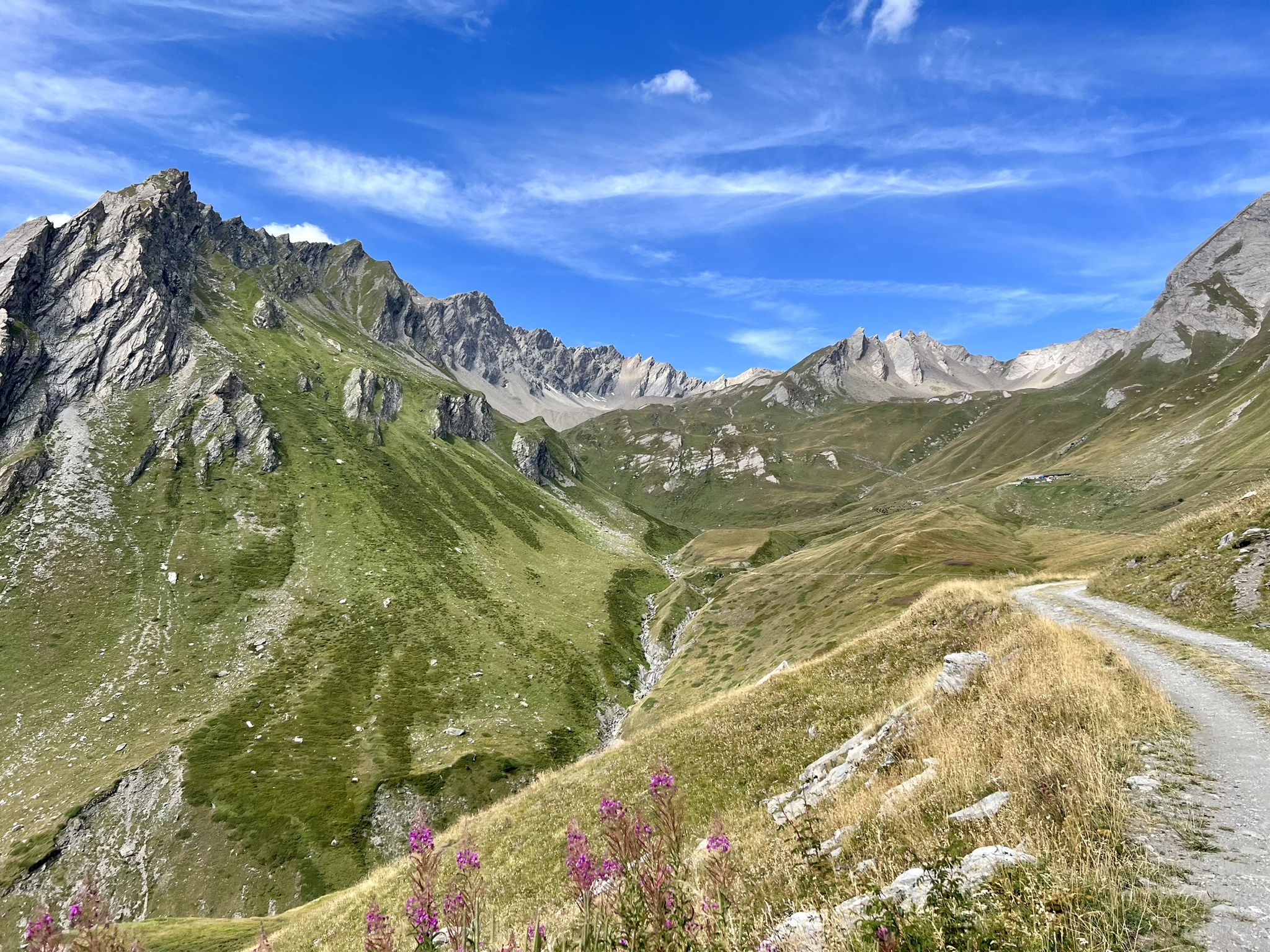 Da hinten geht es über die Lücke..