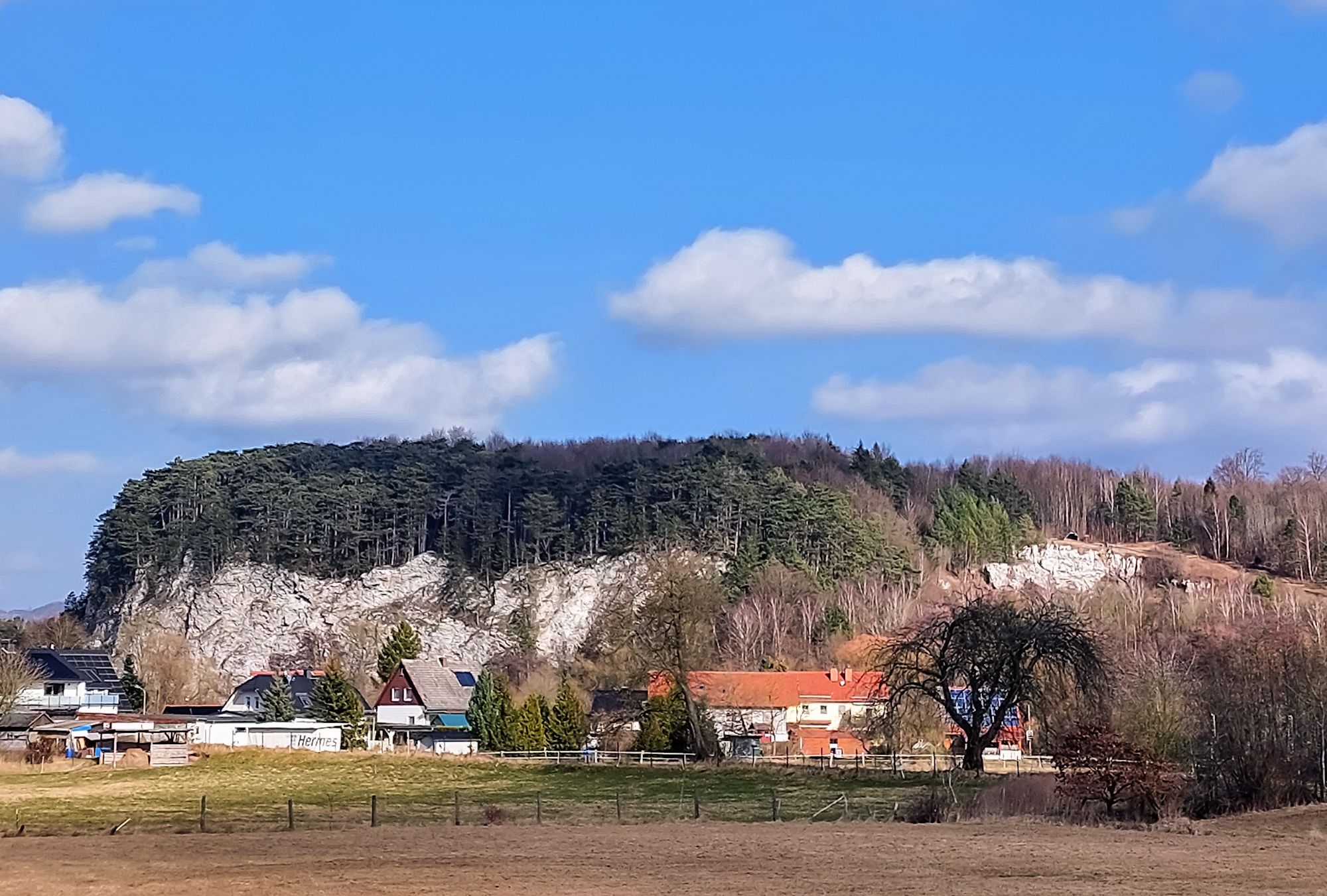 Blick auf die Felsenlandschaft bei Neuhof