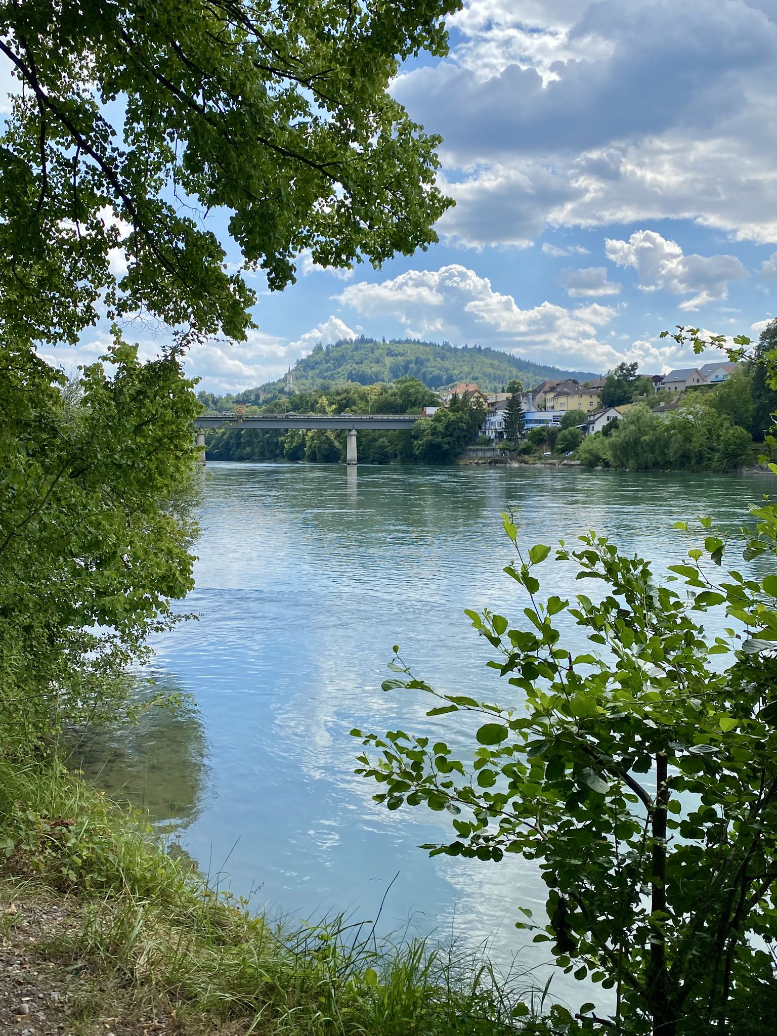Wir näheren uns Brugg, dem Zusammenfluss Aare -Limmat (nicht auf dem Weg!)