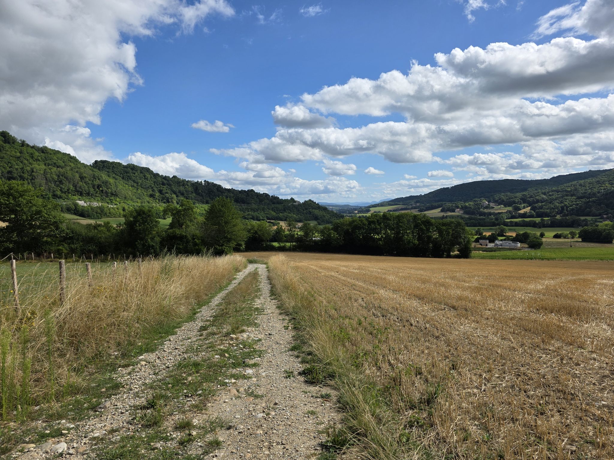 Der Weg zur Kirche.