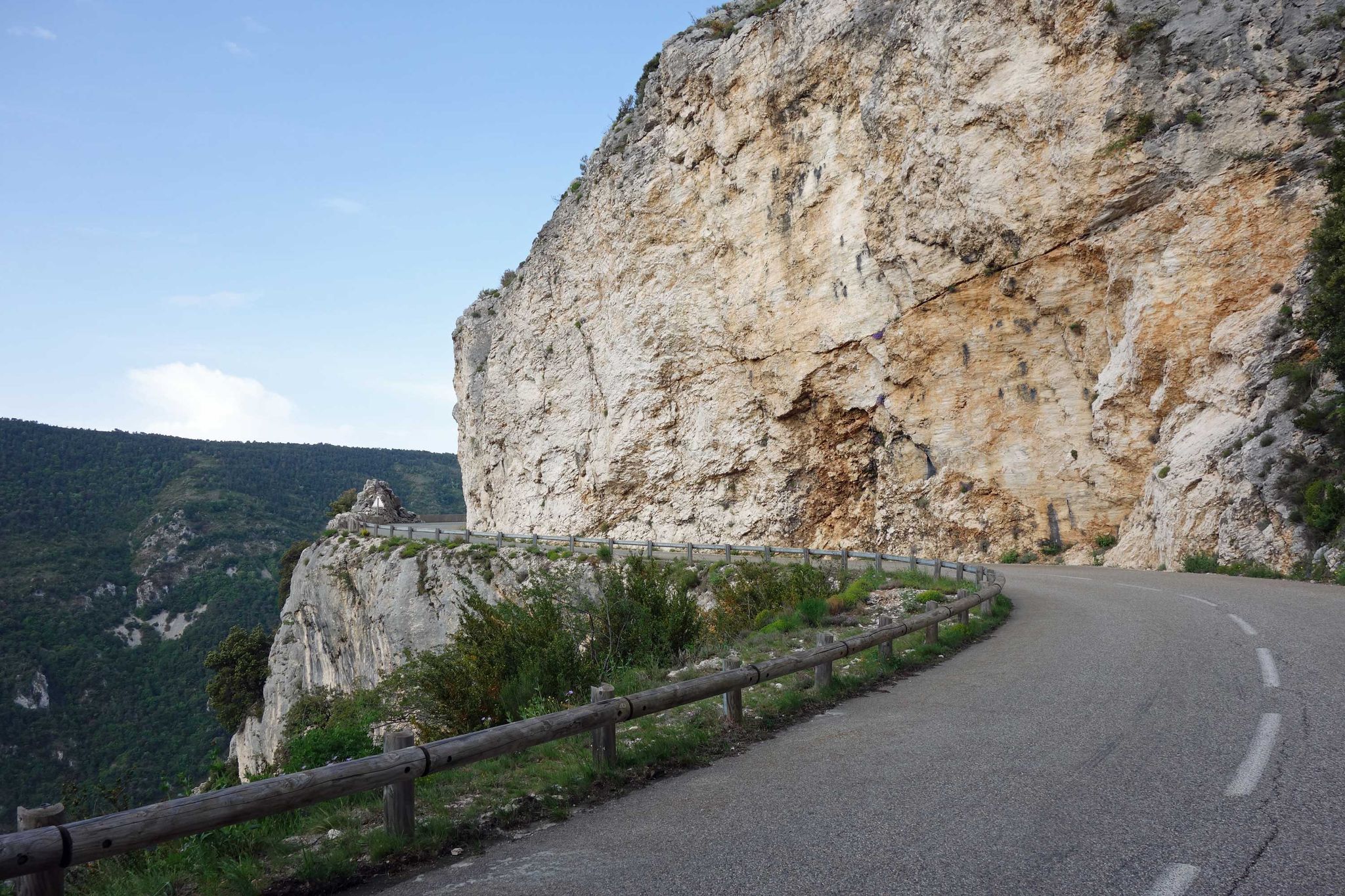 Bergstraße rauf nach Greolieres