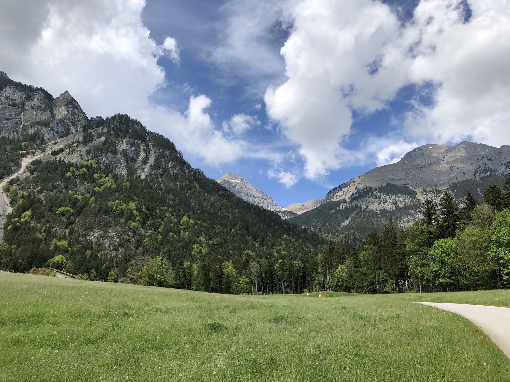 Blick zur Martlspitze (li).