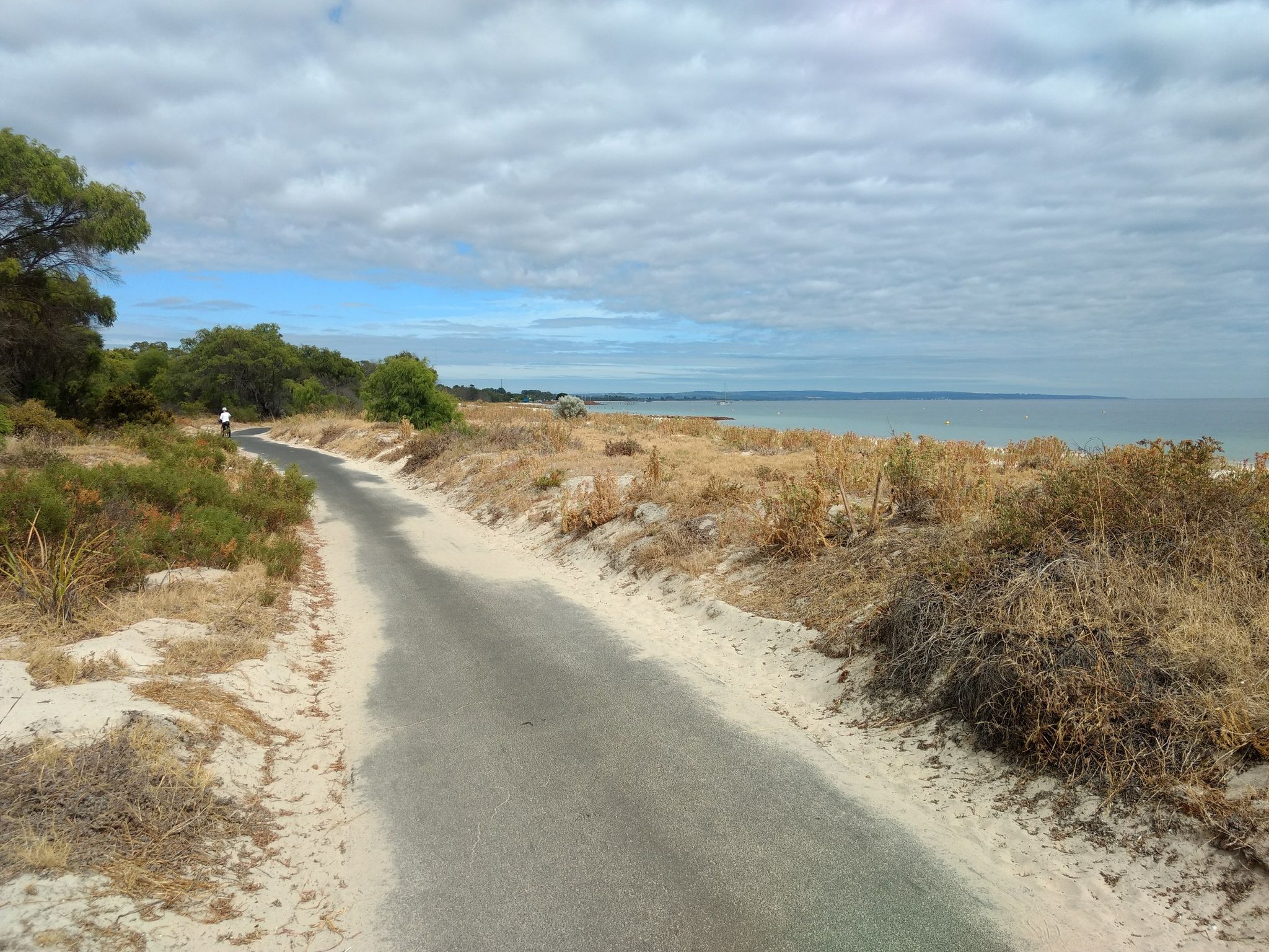 Fantastic coastal bkepath