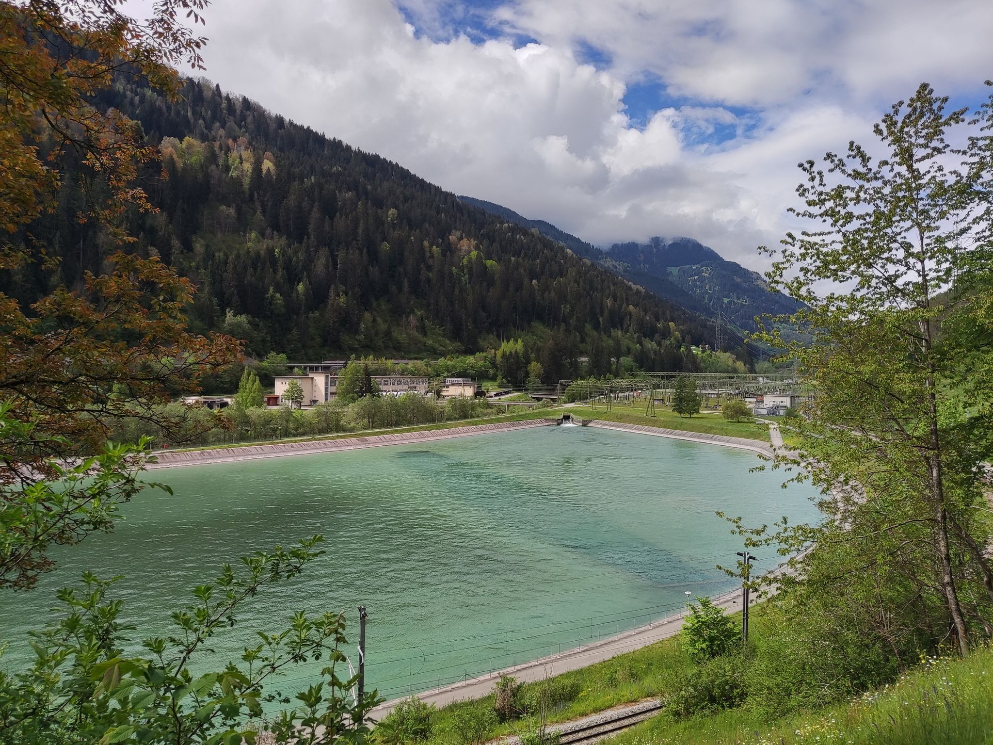 Ausgleichsbecken für kurzfristige Stromerzeugung