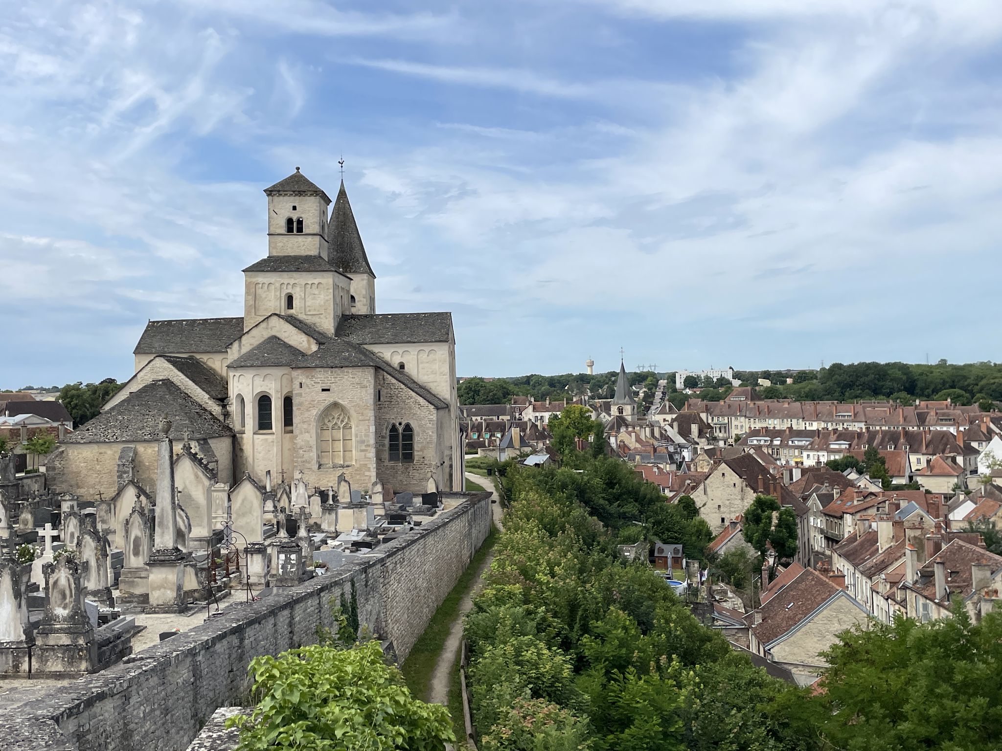 Kirche ⛪️ Saint-Vorles